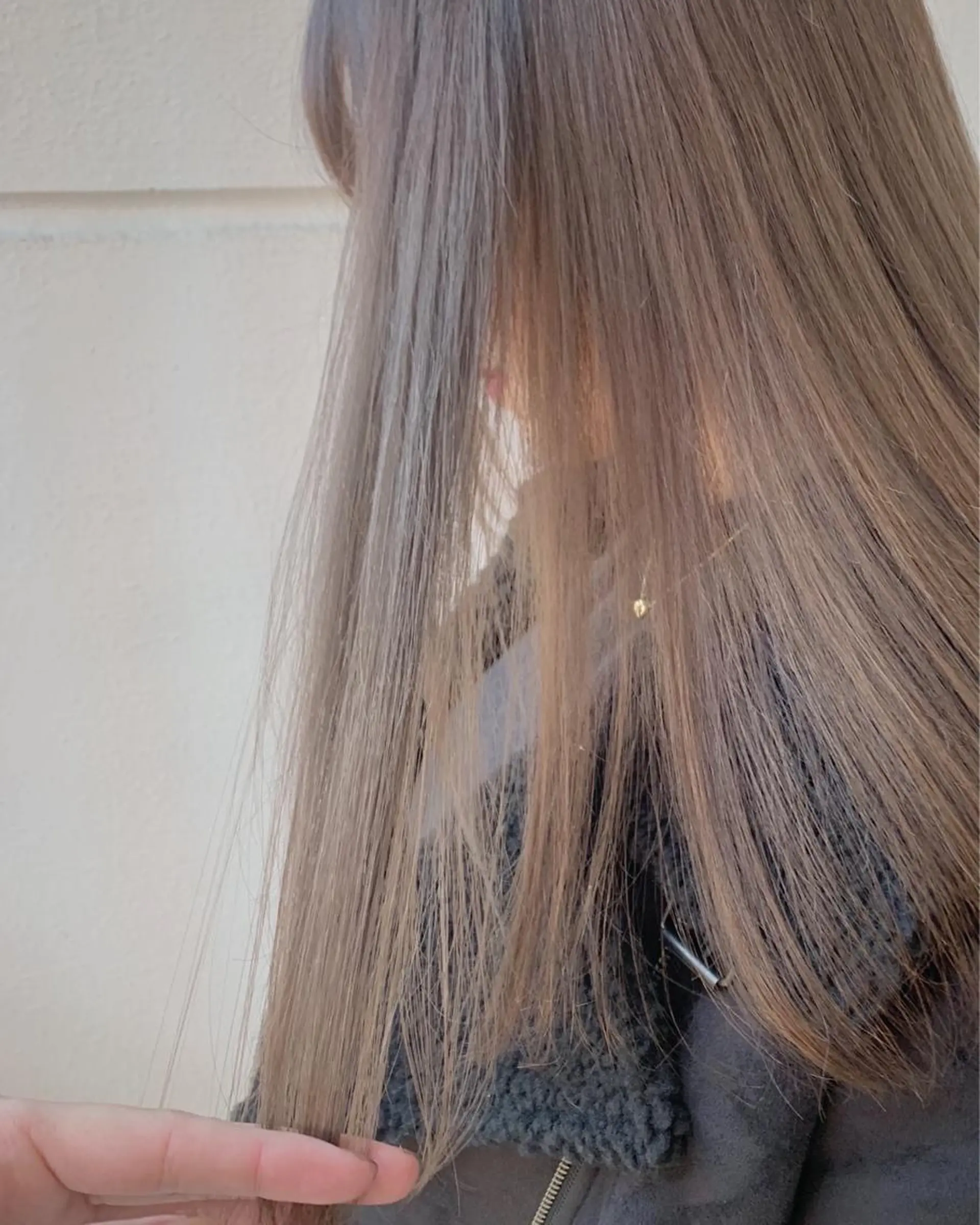 セミロング カラー ヘアアレンジ ベージュカラー ミルクティーベージュ ヘアカラー トリートメント 縮毛矯正 髪質改善寺坂雄飛💐のヘアスタイル