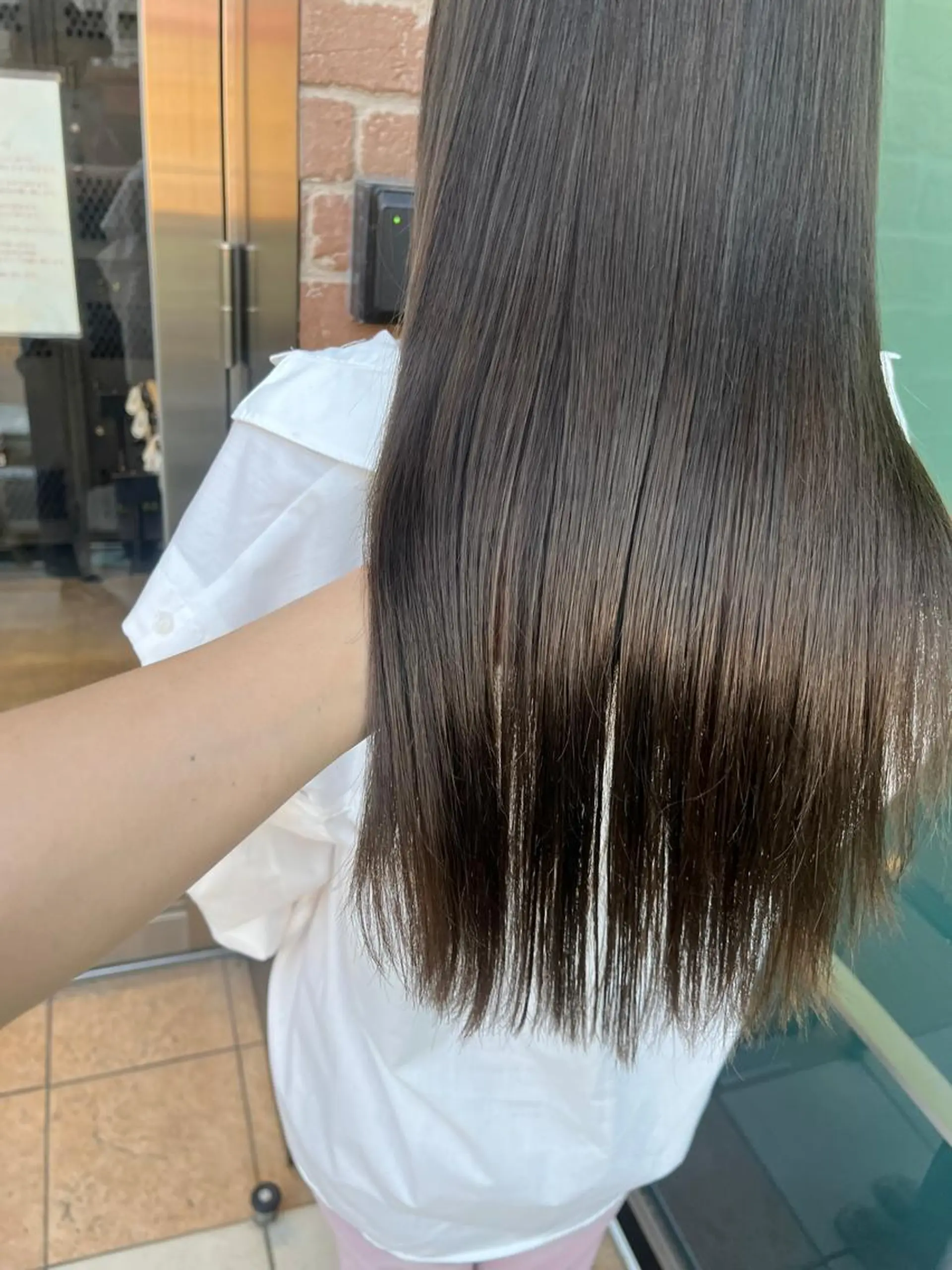 ロング カラー パーマ メンズ キッズ ネイル マツエク・マツパ アイブロウ メンズブリーチ メンズハイライト メンズインナーカラー メンズ韓国風 ブリーチ カット 久木原 ゆりのヘアスタイル