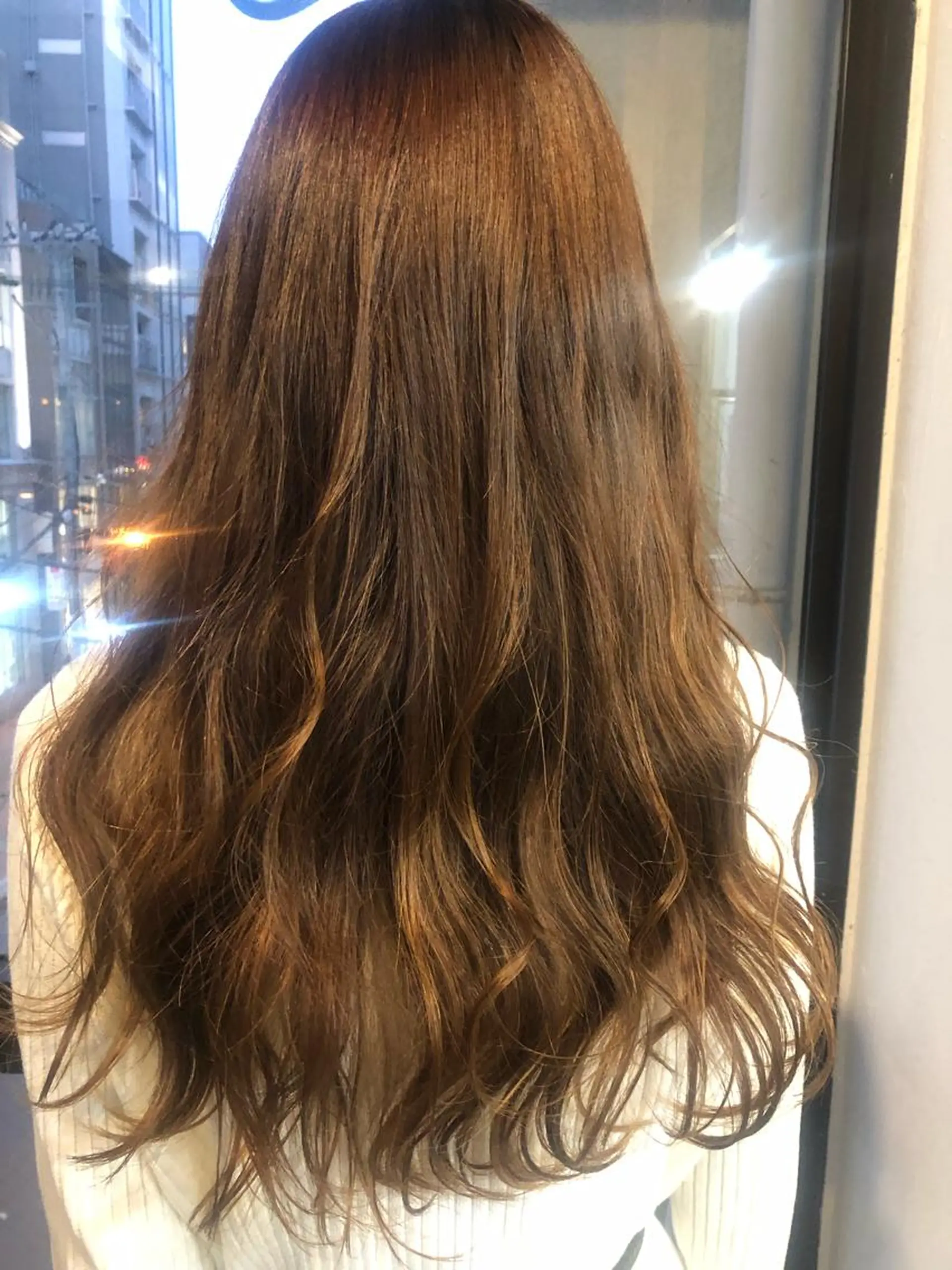 セミロング カラー 髪質改善&ブリーチ 伊勢 祐一郎のヘアスタイル