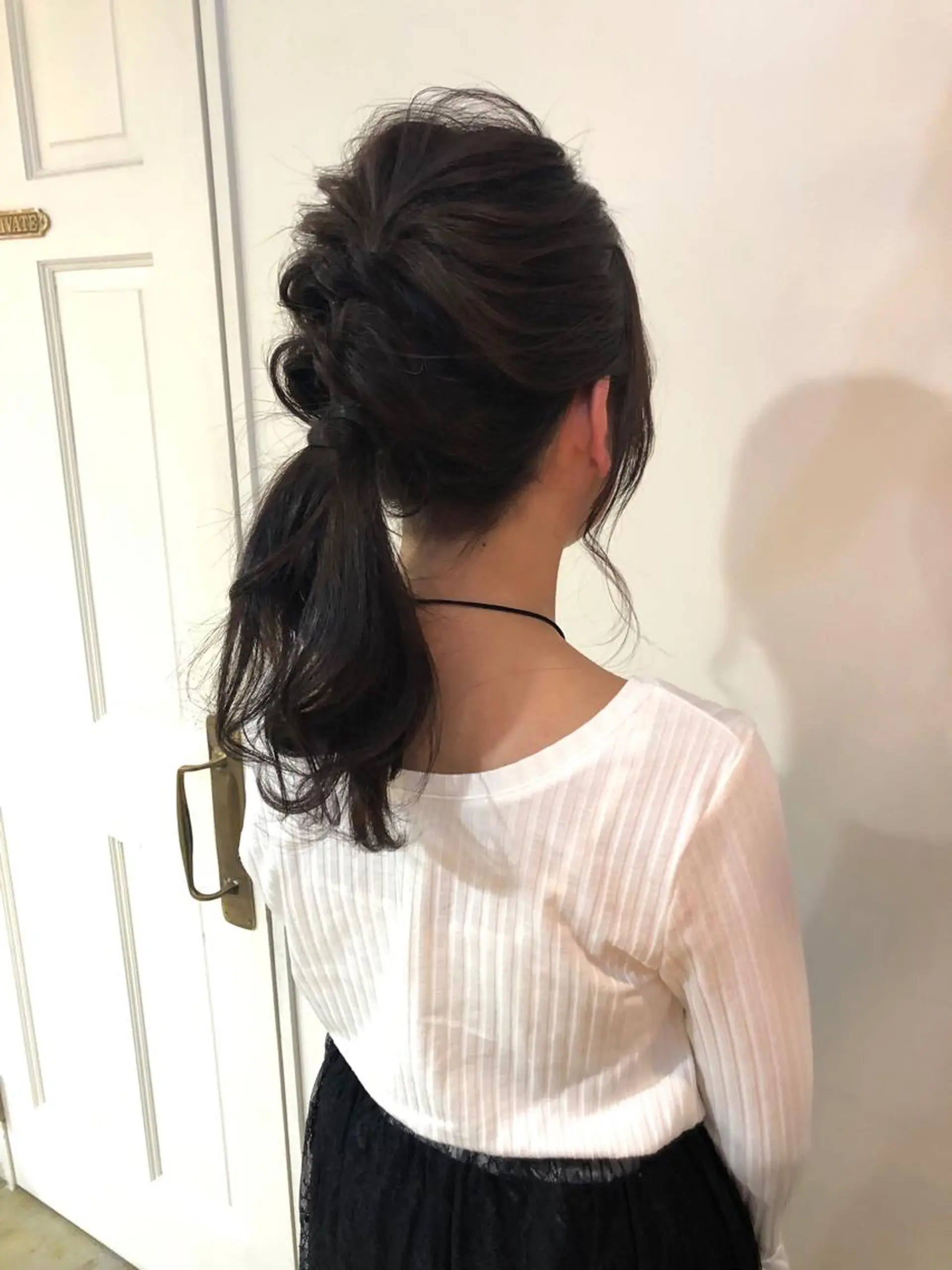 ミディアム カラー ヘアアレンジ MIOベージュカラー 柔らかいカラーのヘアスタイル