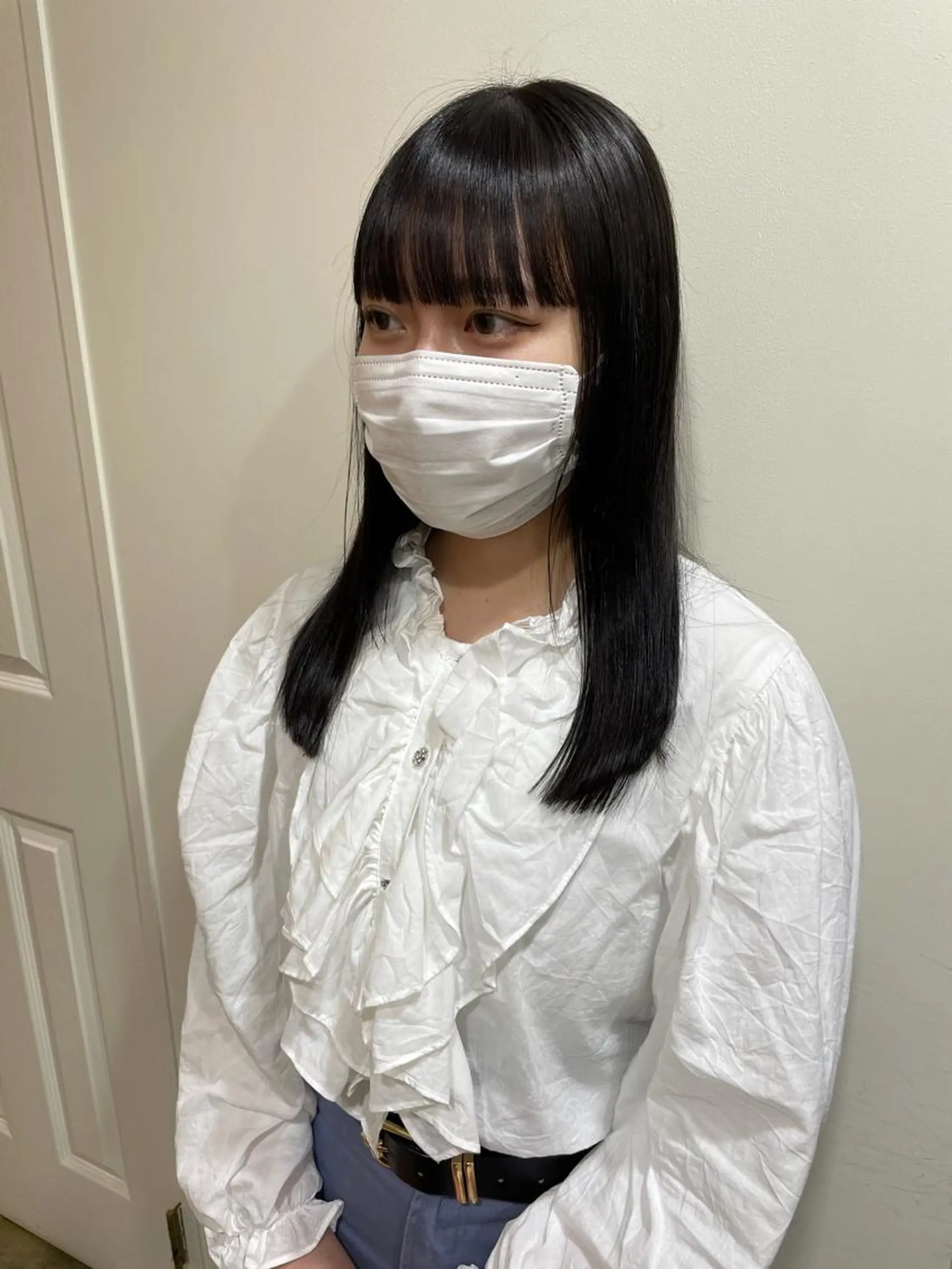 セミロング カラー カット ヘアカラー トリートメント MIOベージュカラー 柔らかいカラーのヘアスタイル