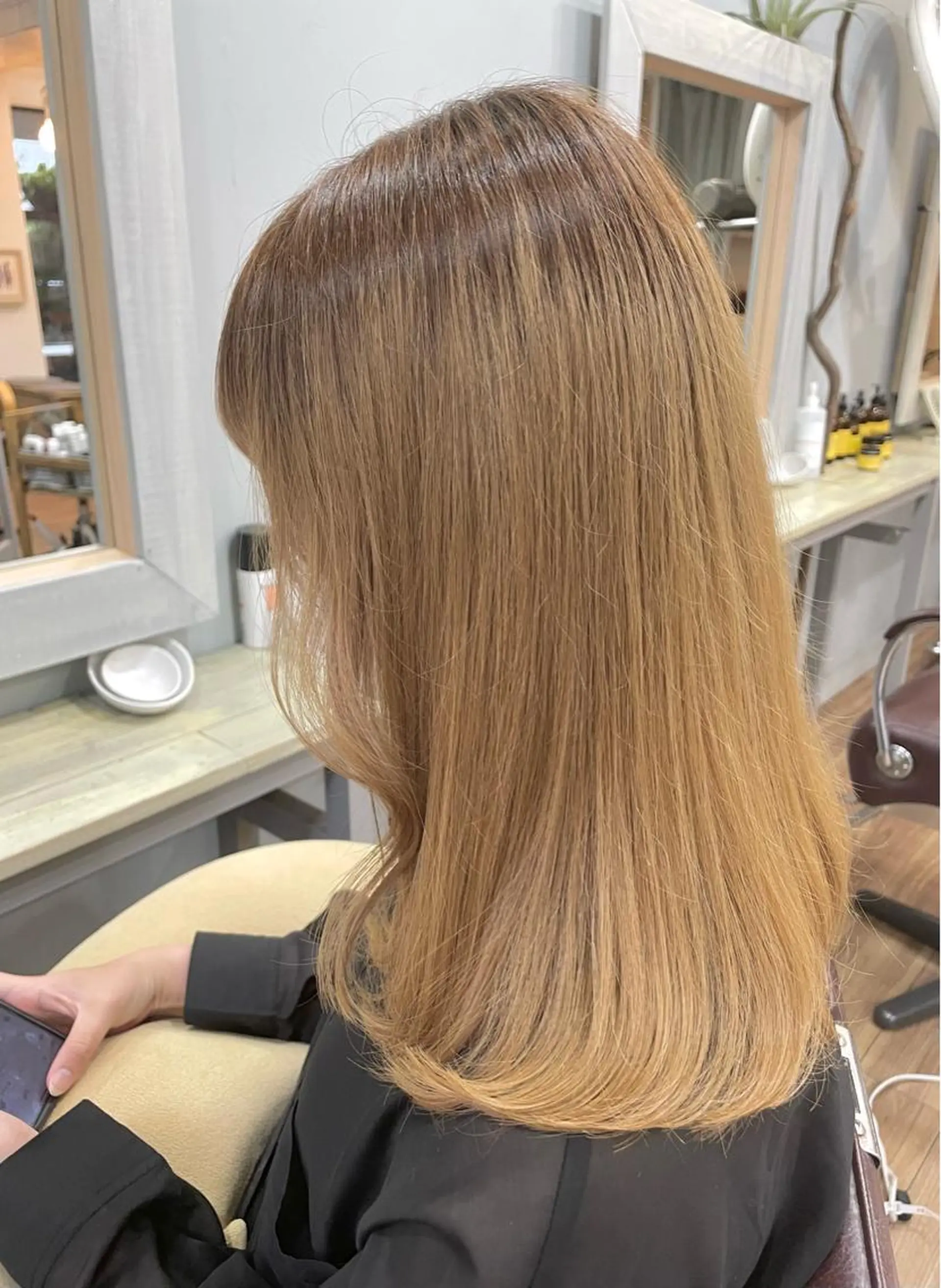 セミロング 中野 ゆかのヘアスタイル