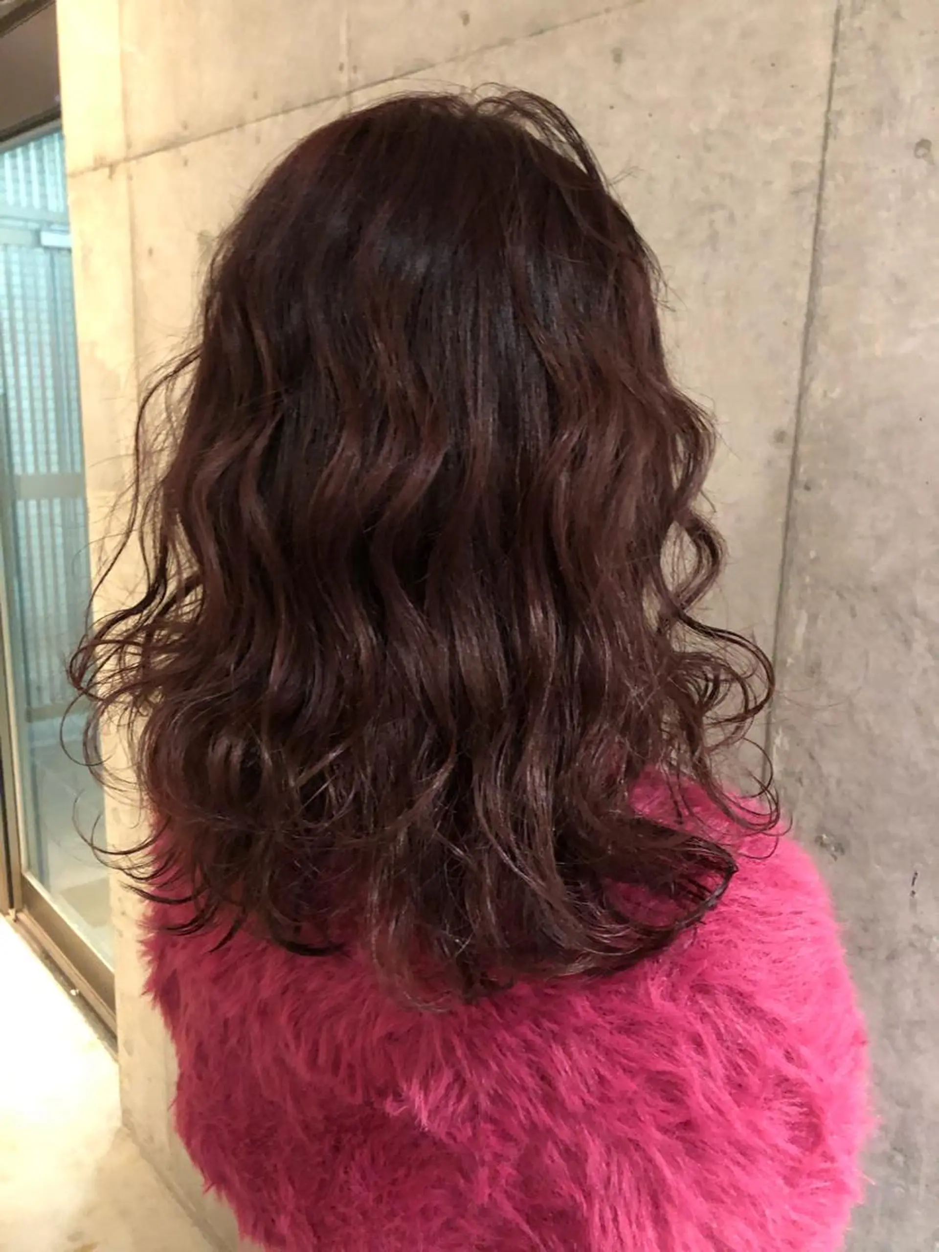 ミディアム カラー ブリーチ ブリーチなしカラー ピンクカラー バイオレットカラー 藤原 ちひろのヘアスタイル