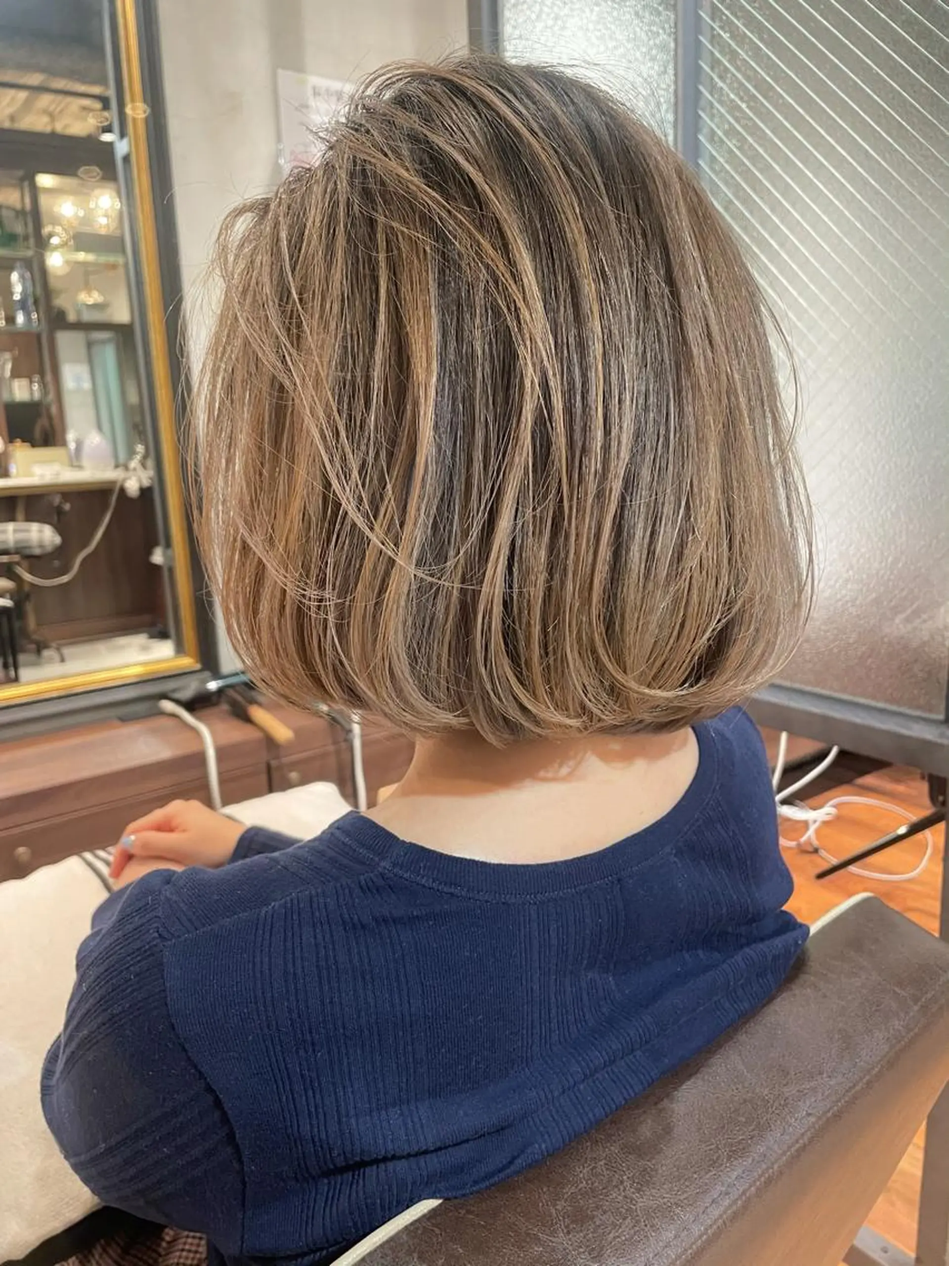 ショート カラー バレイヤージュ ベージュカラー ミルクティーベージュ レイヤーカット カット ヘアカラー トリートメント 上品な大人レイヤー 🍀渋谷🍀濱口敬太のヘアスタイル