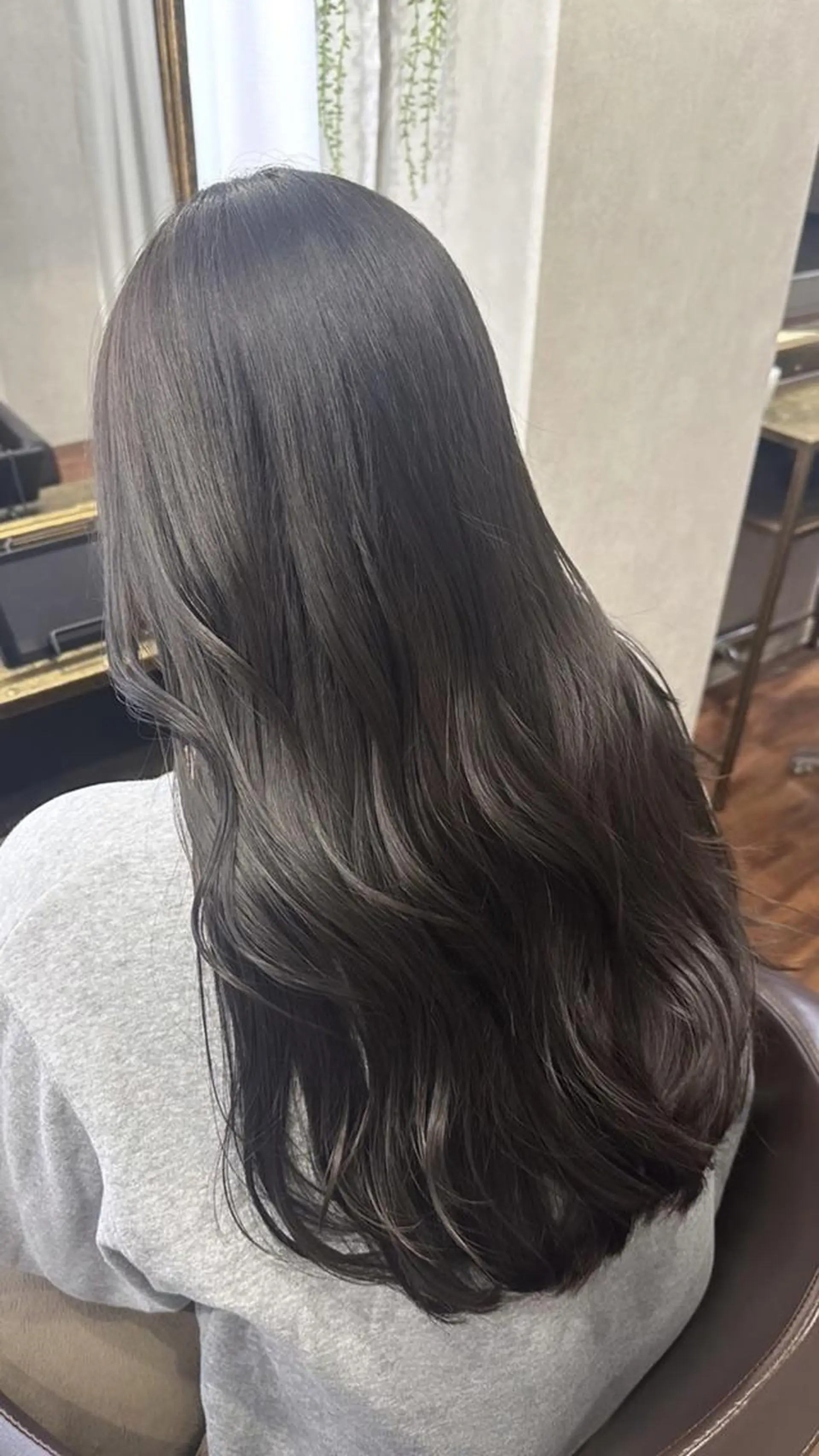 セミロング アンダーバーホワイト 堺東店のヘアスタイル