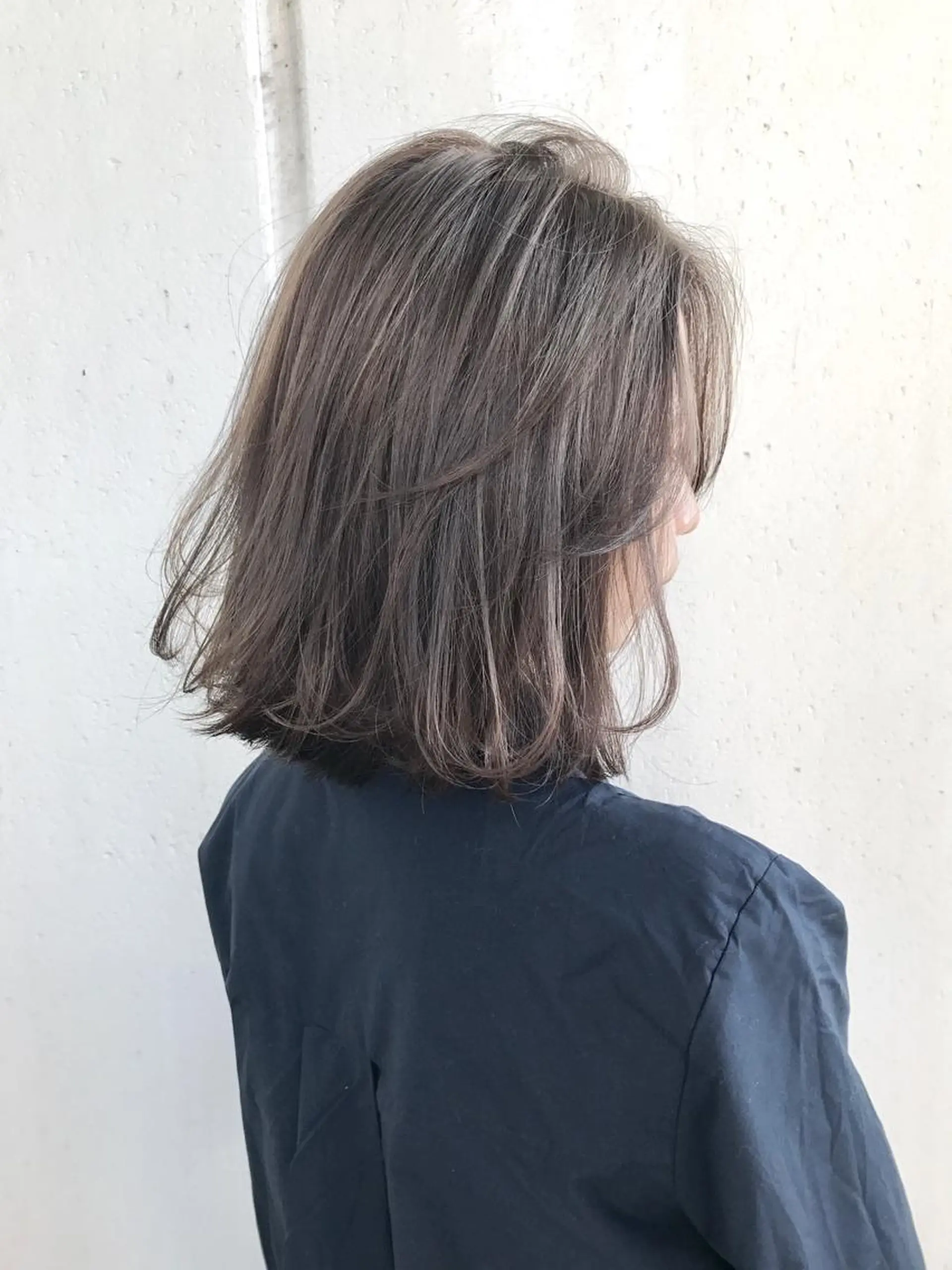ショート カラー パーマ ヘアアレンジ ネイル マツエク・マツパ グレージュ ハイライトカラー ハイライト 井坂 弘人のヘアスタイル