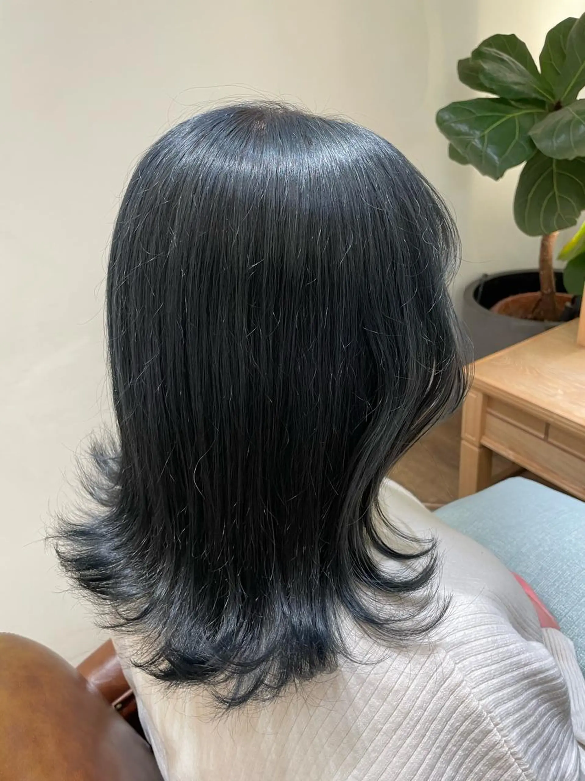 カラー ブリーチ ブルーカラー ネイビーカラー イシバシ ミナミのヘアスタイル