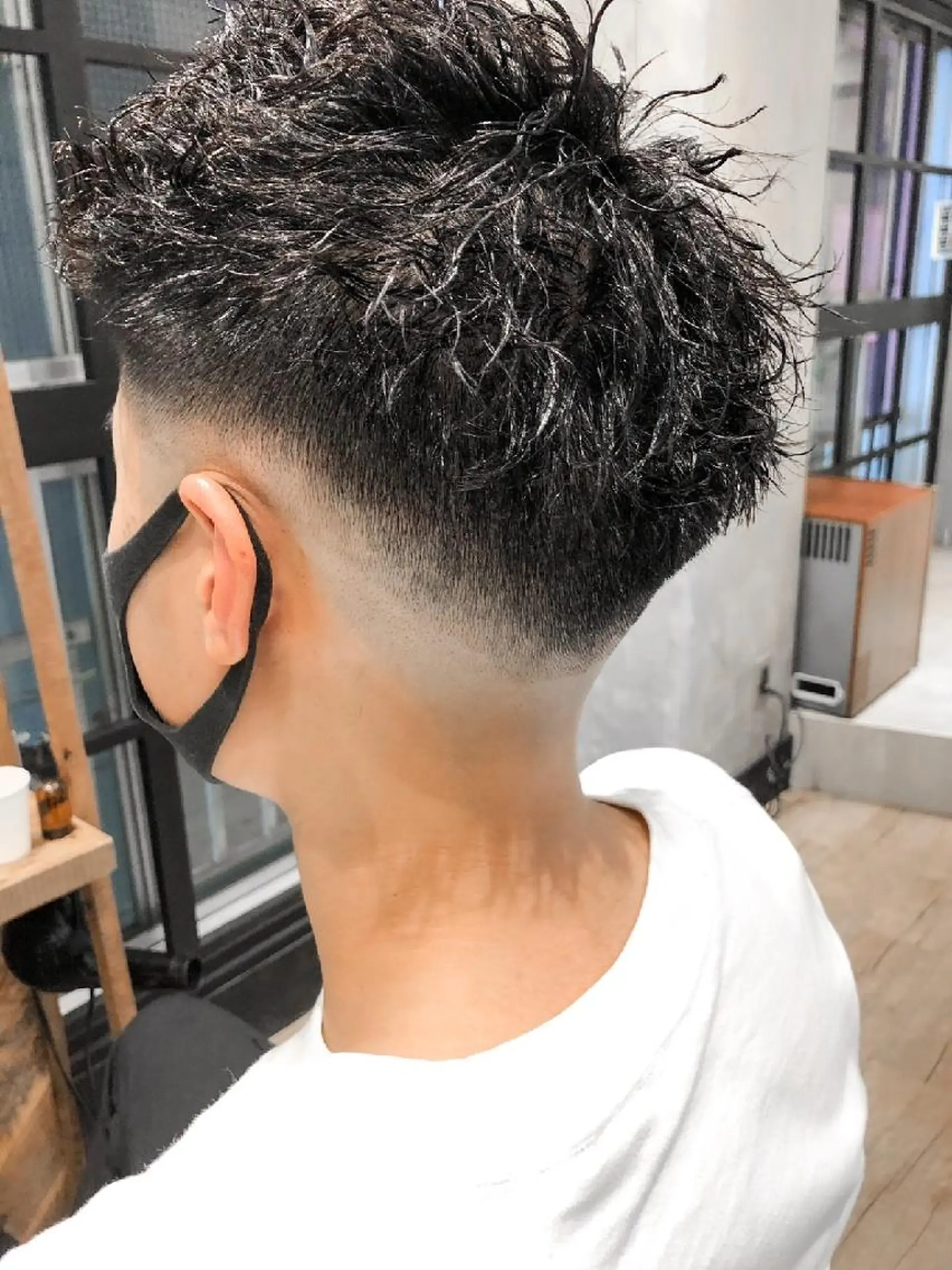 ショート メンズ パーマ フェードカット メンズパーマ スキンフェード メンズツイストパーマ ツイストパーマ カット トリートメント ヘアセット 新宿メンズ専門 モテ清潔感パーマ特化のヘアスタイル