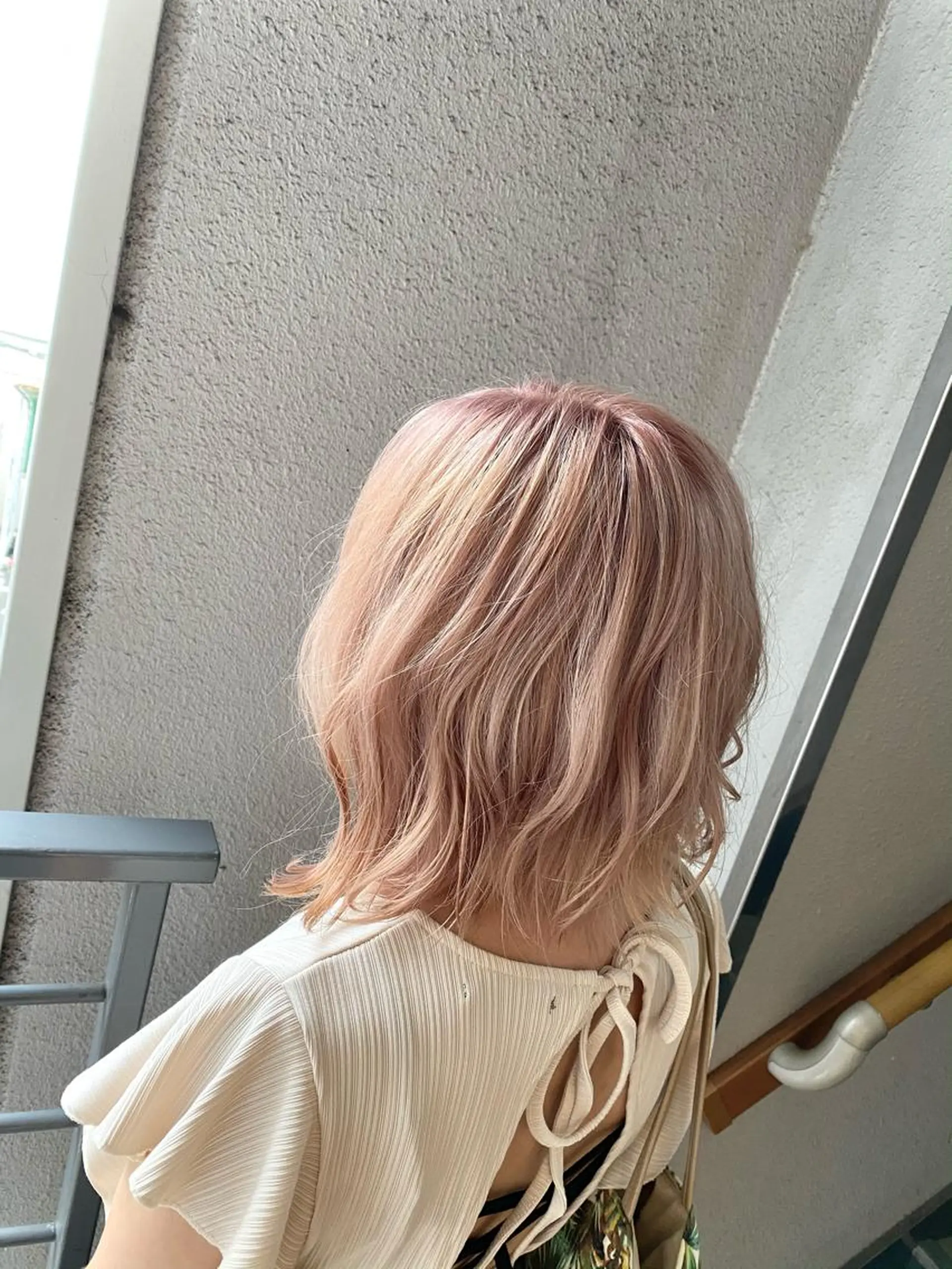ショート カラー ブリーチ ハイトーンカラー ヘアカラー トリートメント Kazu .Kのヘアスタイル