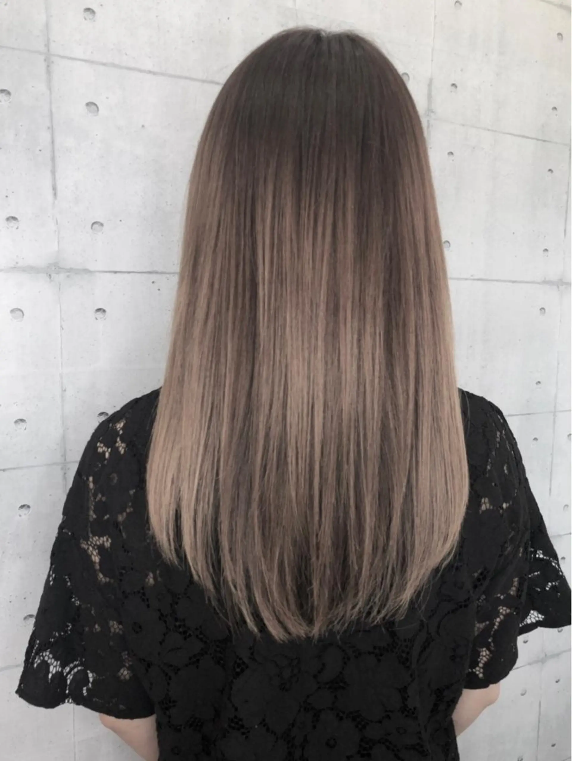 ロング カラー アッシュ アッシュグレー グラデーションカラー 金沢 広美のヘアスタイル