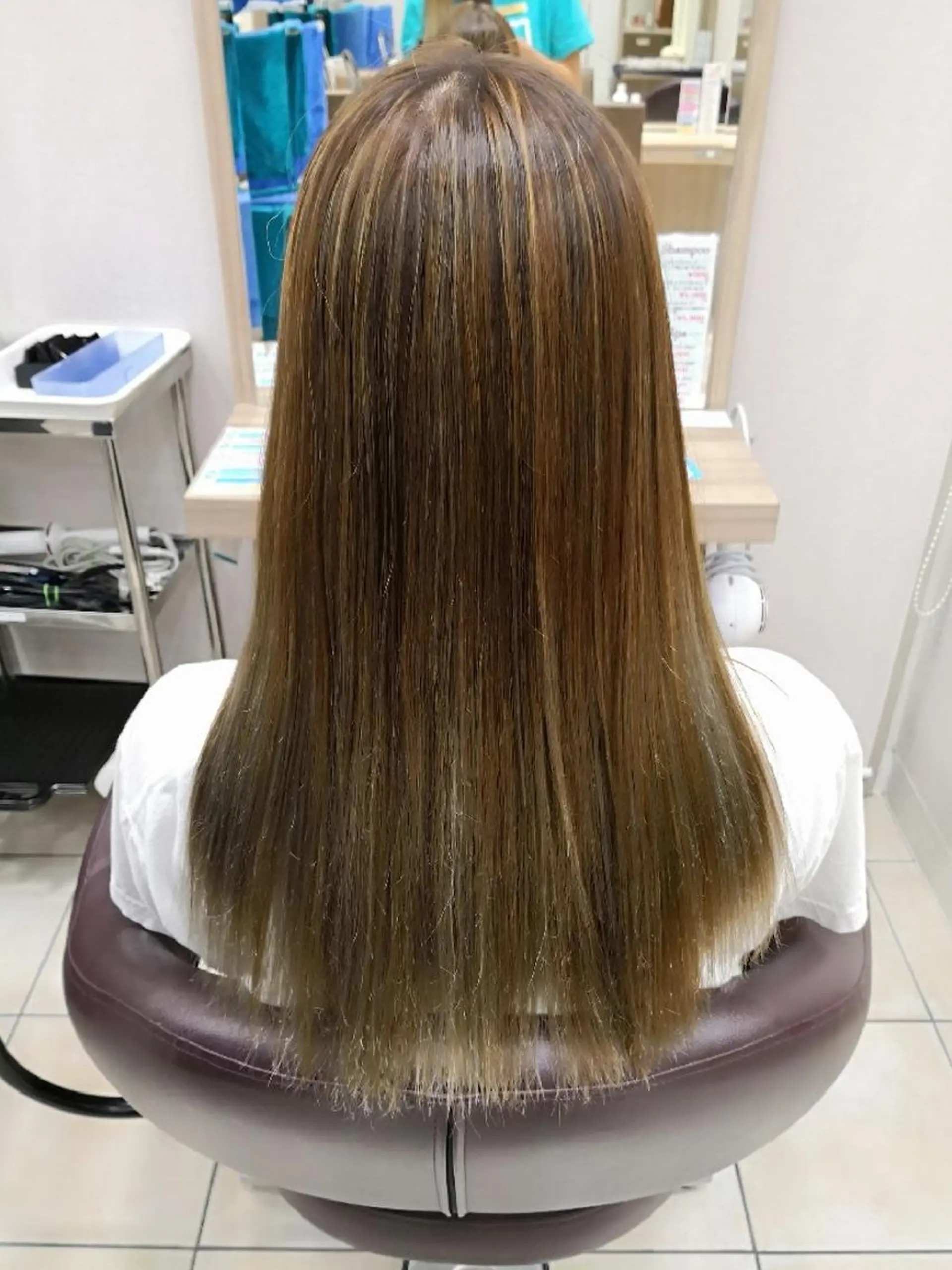 ロング カラー アッシュ ハイライトカラー ミルクティーアッシュ ハイライト 🩶ハイライトカラー 🩶ASH西葛西鈴木のヘアスタイル