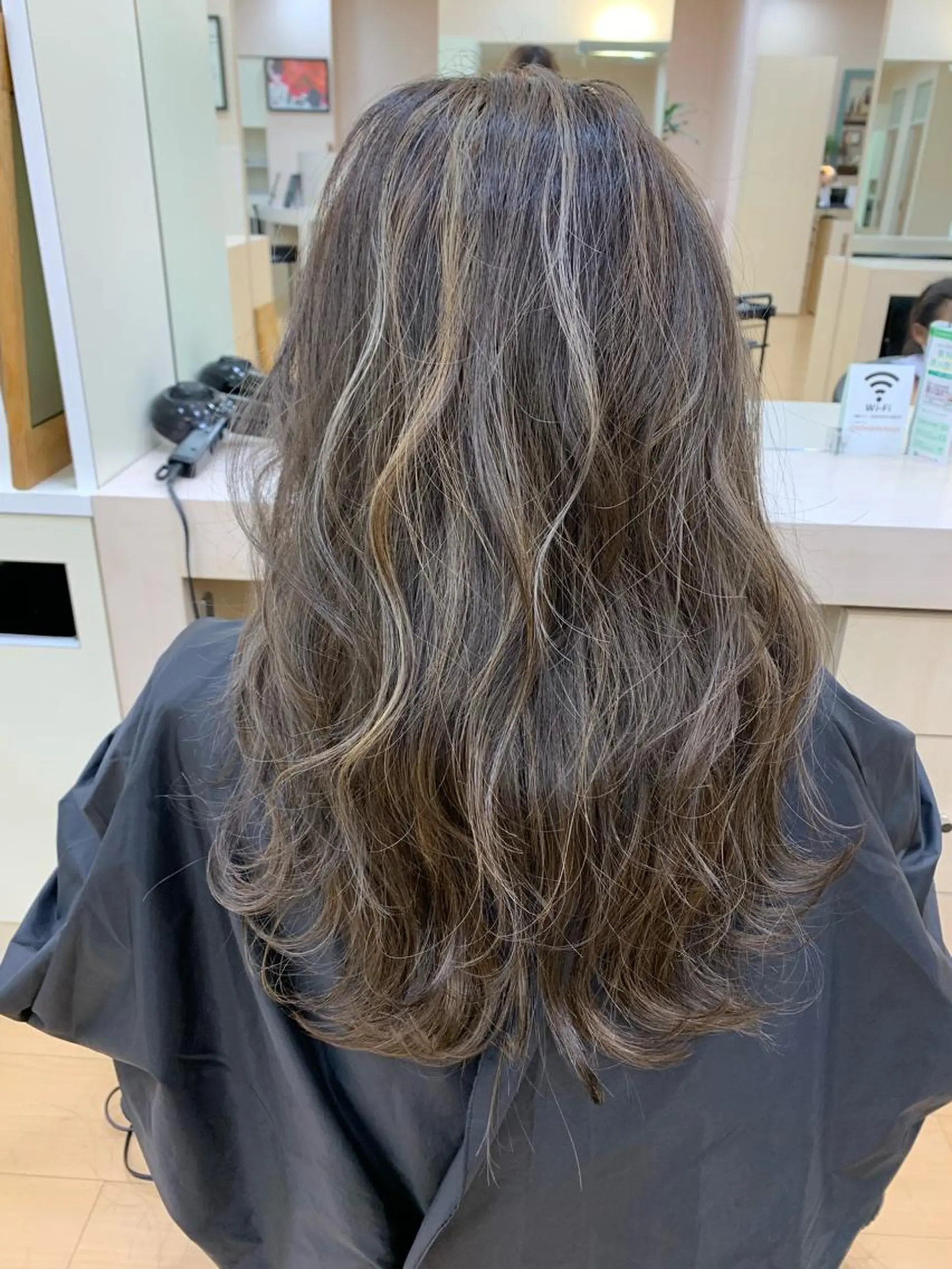 ロング カラー ハイライトカラー ハイライト シェールピエール所属・Laf かおりのマツエク・マツパデザイン