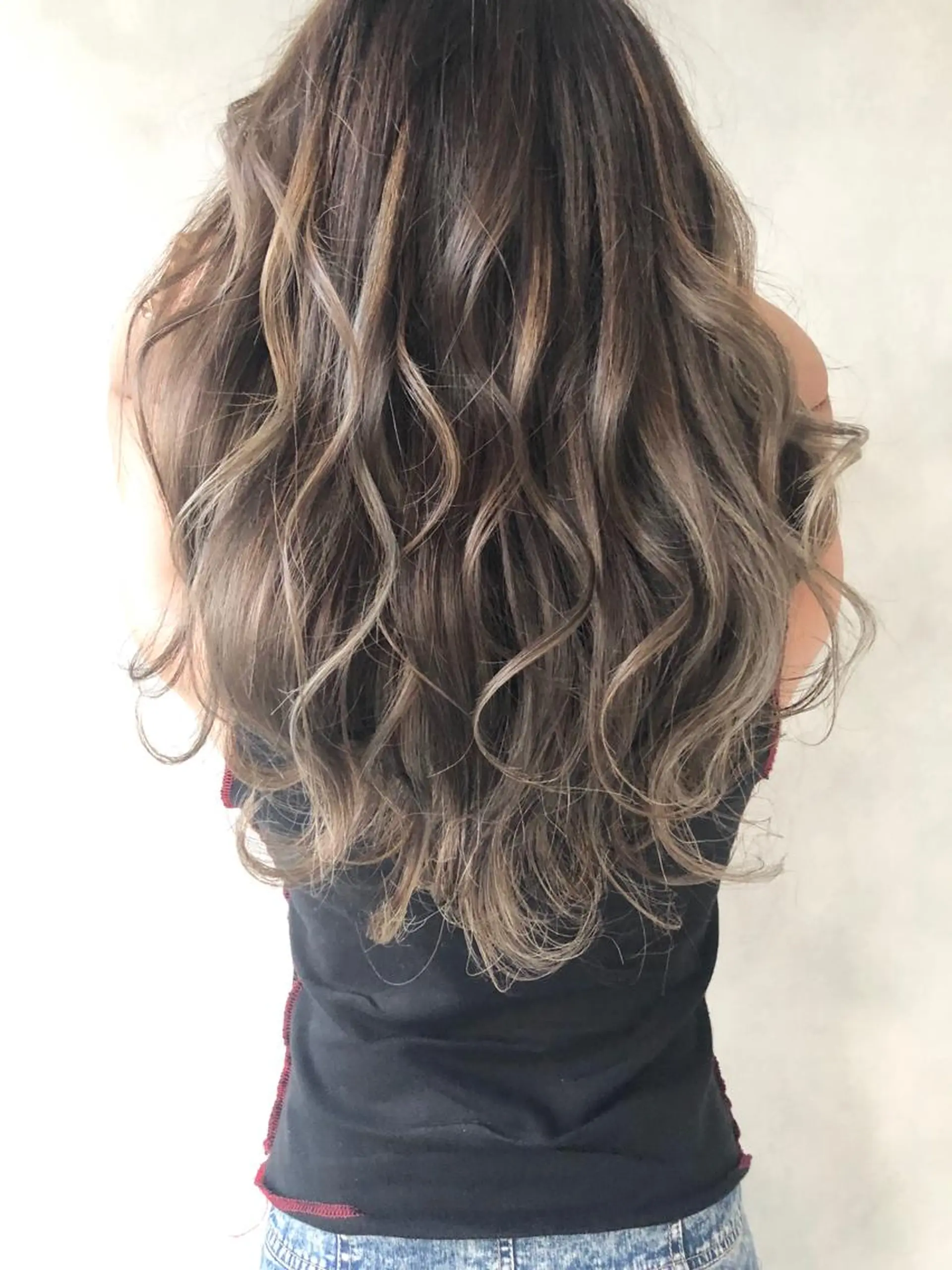 ロング ハイライト ヘアカラー トリートメント 小澤大輔 YOLO hairのヘアスタイル