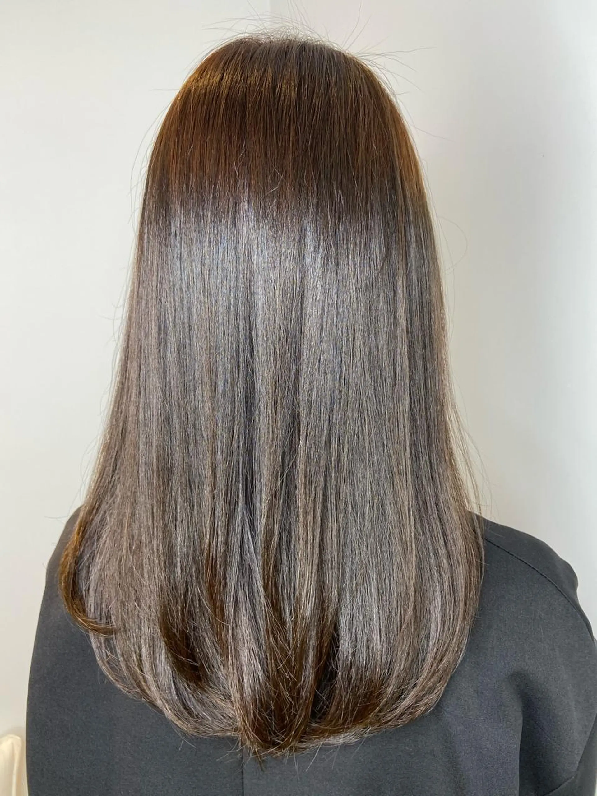 ミディアム アッシュ 髪質改善 トリートメント パーソナルカラー骨格 顔タイプ　川野龍一のヘアスタイル