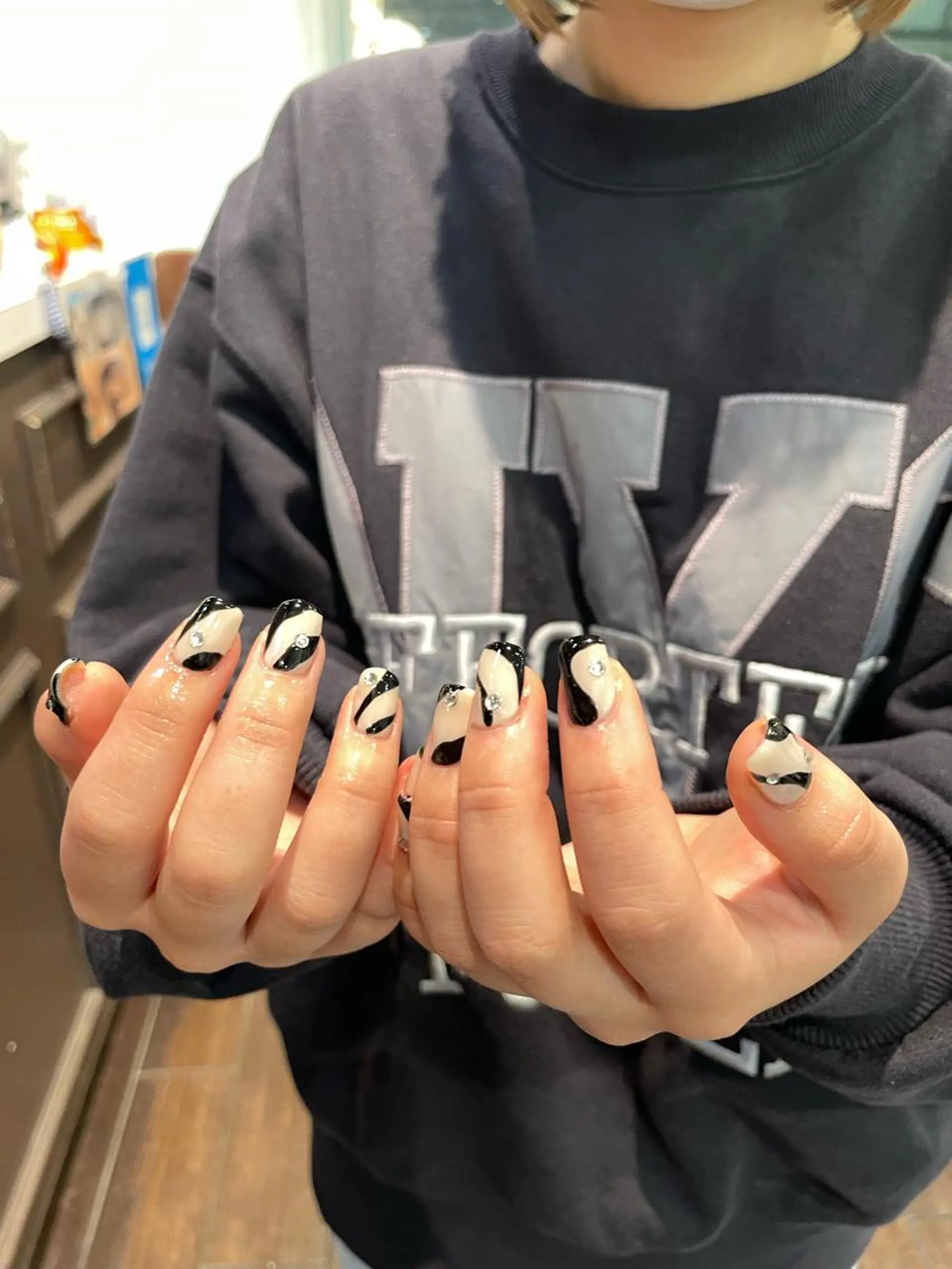 ネイル 個性派ネイル 🌼 ハルカ ♡の眉毛・アイブロウイメージ