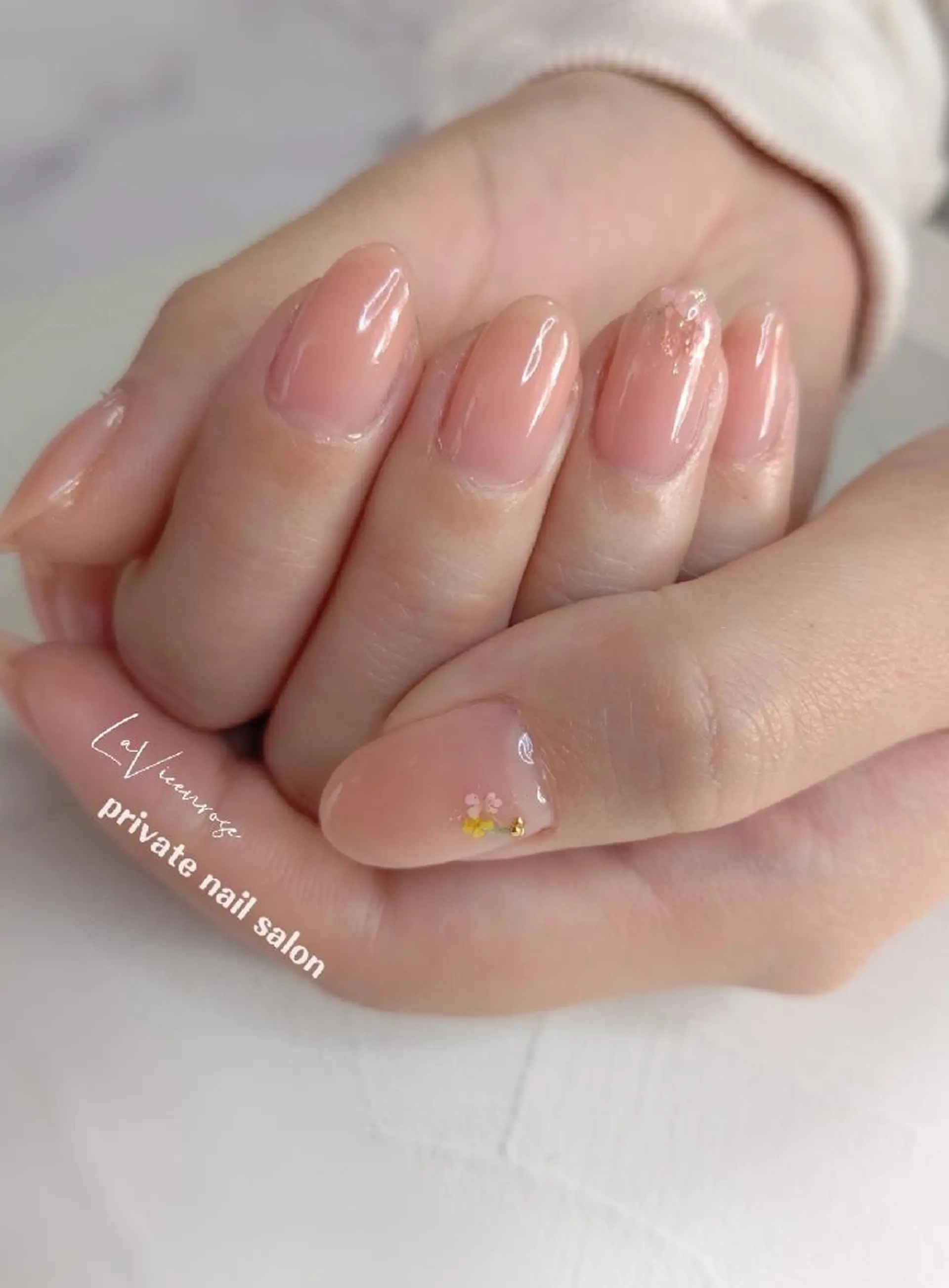 ネイル ラヴィアン ローズのネイルデザイン