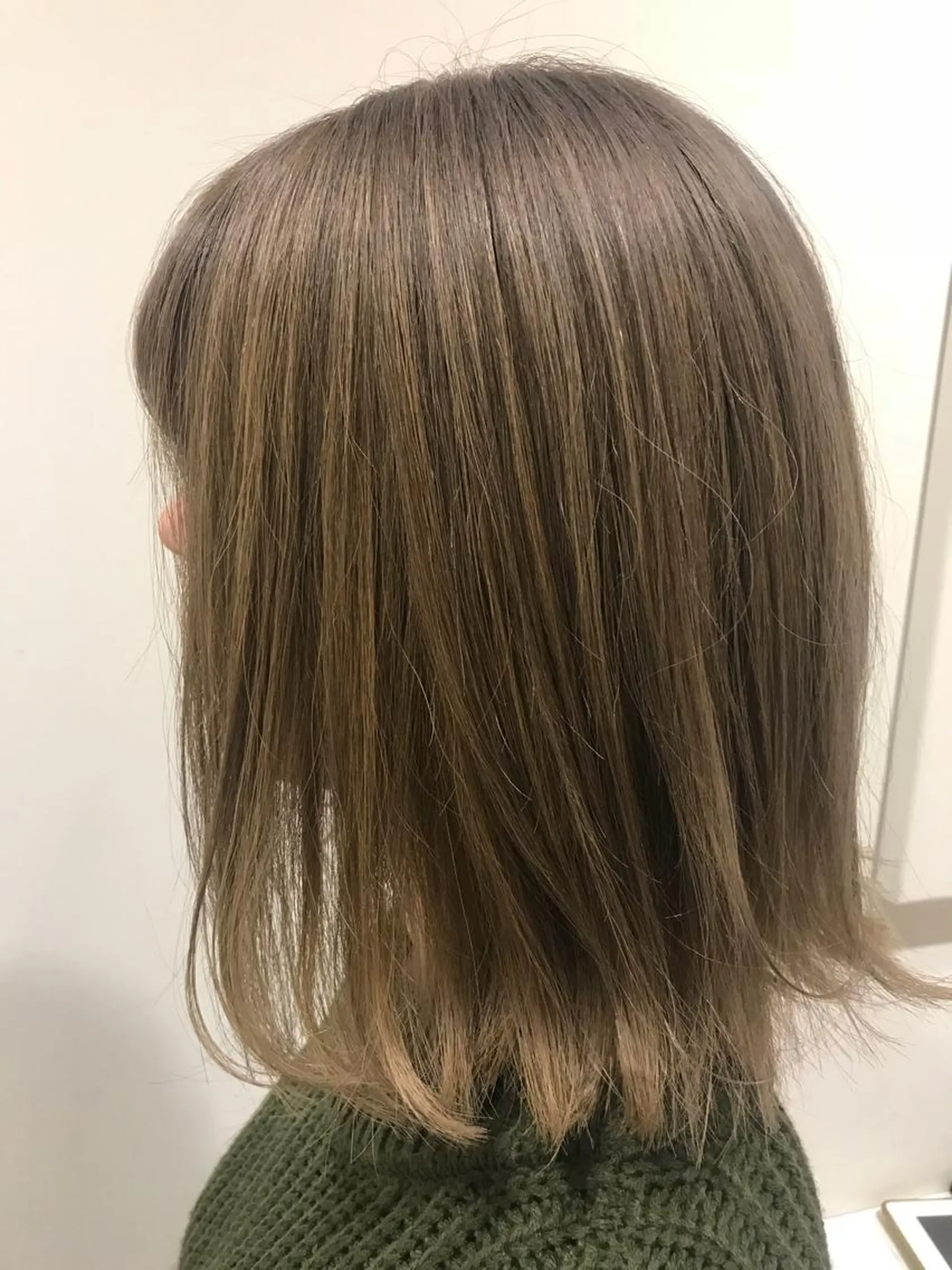 ミディアム 渋谷ハイトーン/ デザインカラー阿部のヘアスタイル