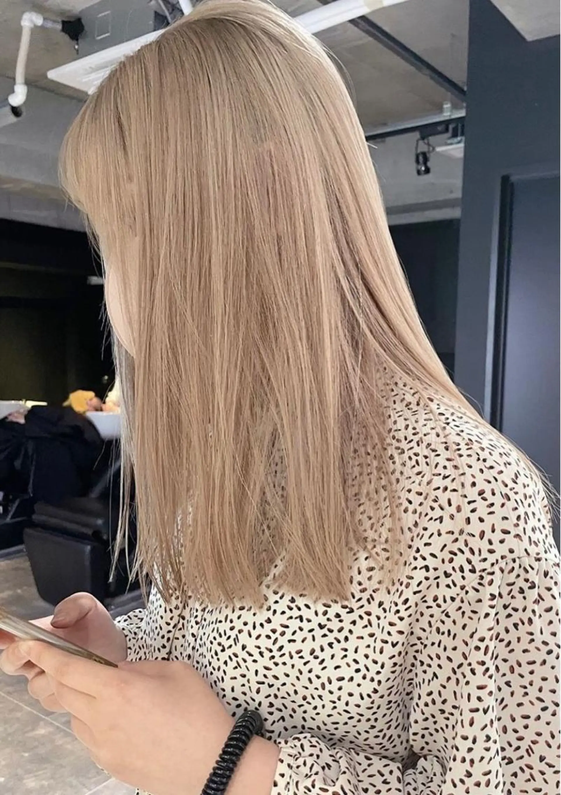 ロング ヘアカラー PELE WAKAのヘアスタイル