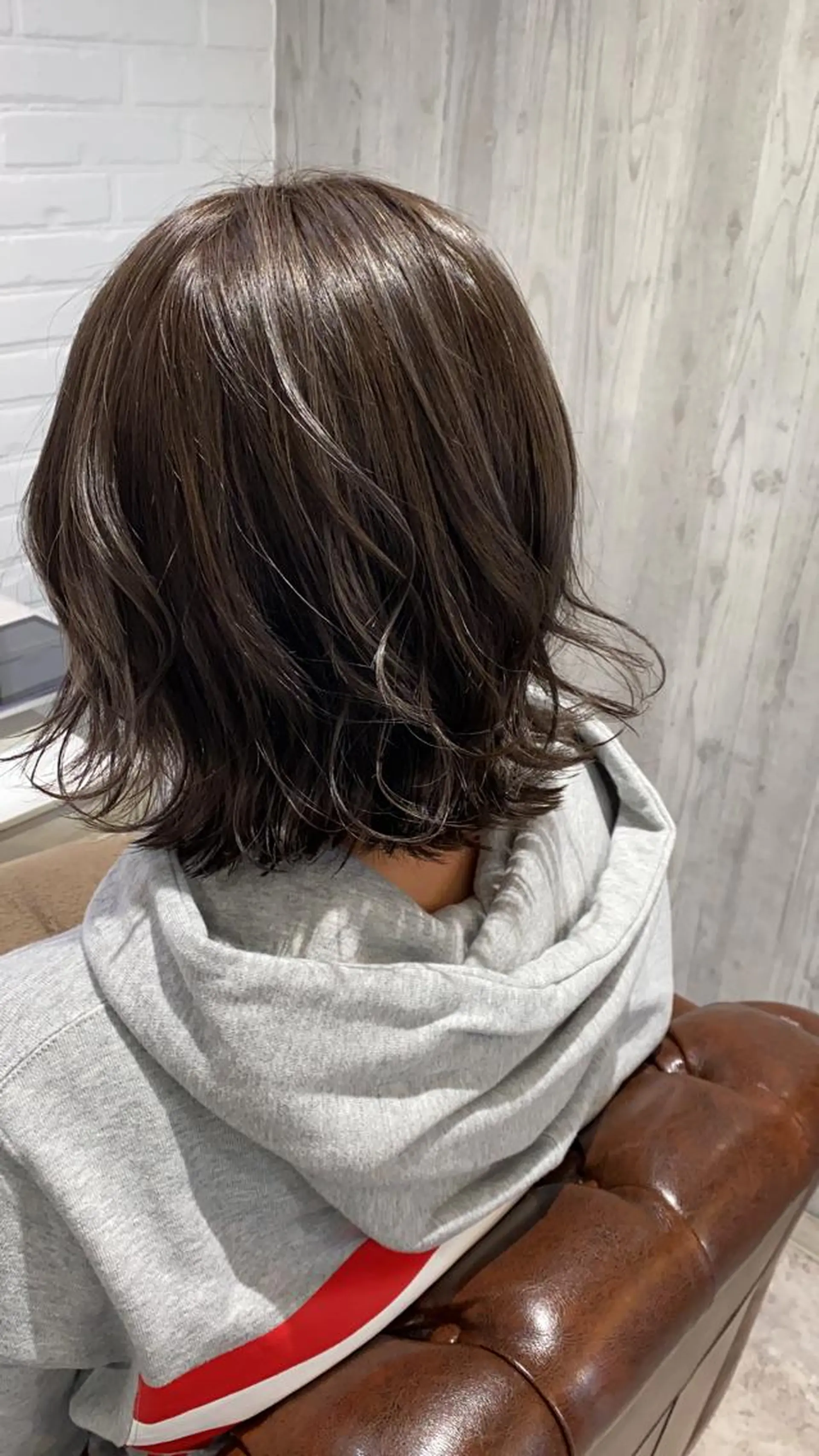 ミディアム カラー 切りっぱなしボブ アッシュ アッシュグレー アッシュグレージュ グレージュ カット ヘアカラー トリートメント Renatus店長 金子裕美のヘアスタイル