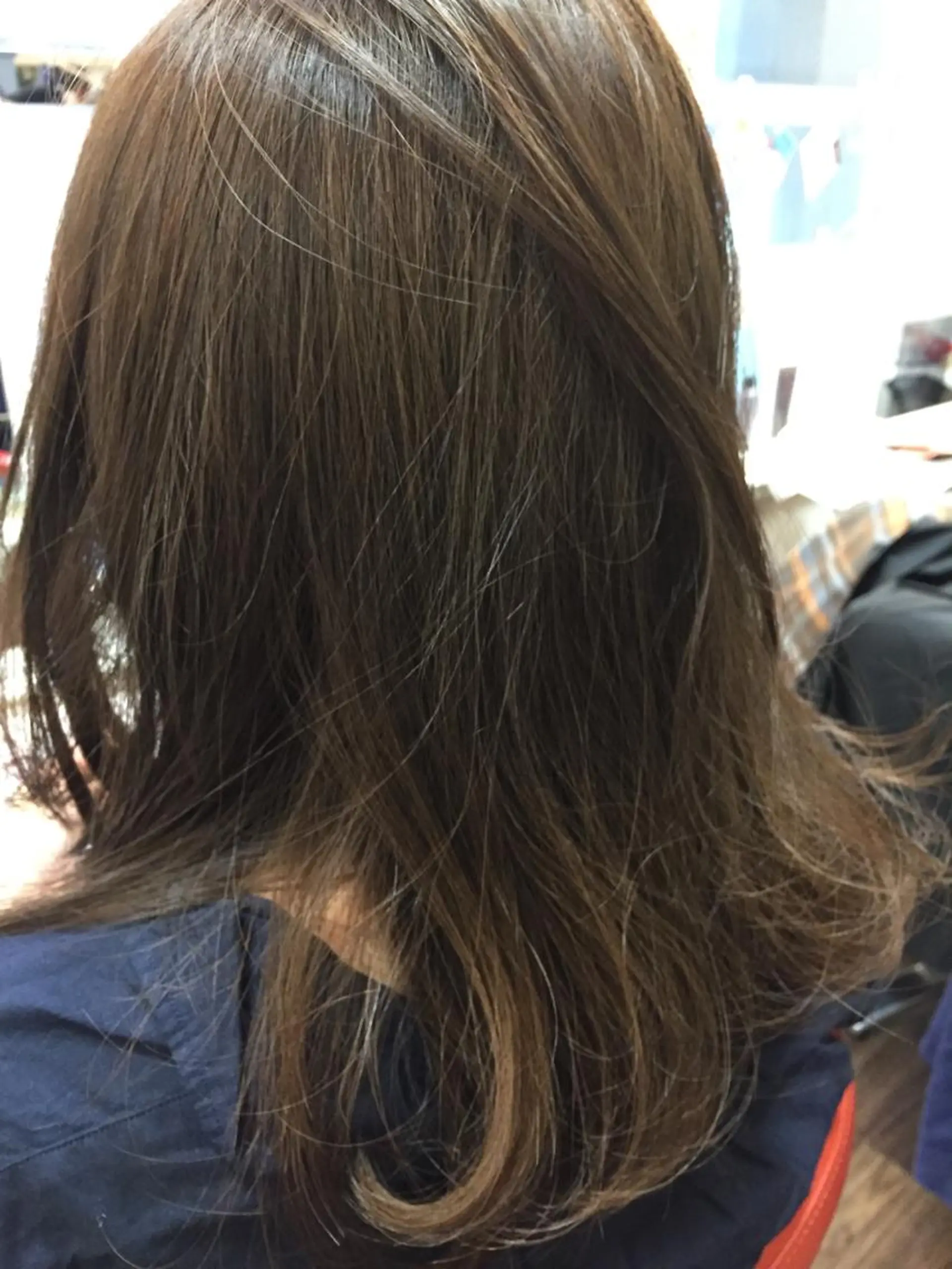 セミロング カラー パーマ、髪質改善 川崎祐介のヘアスタイル