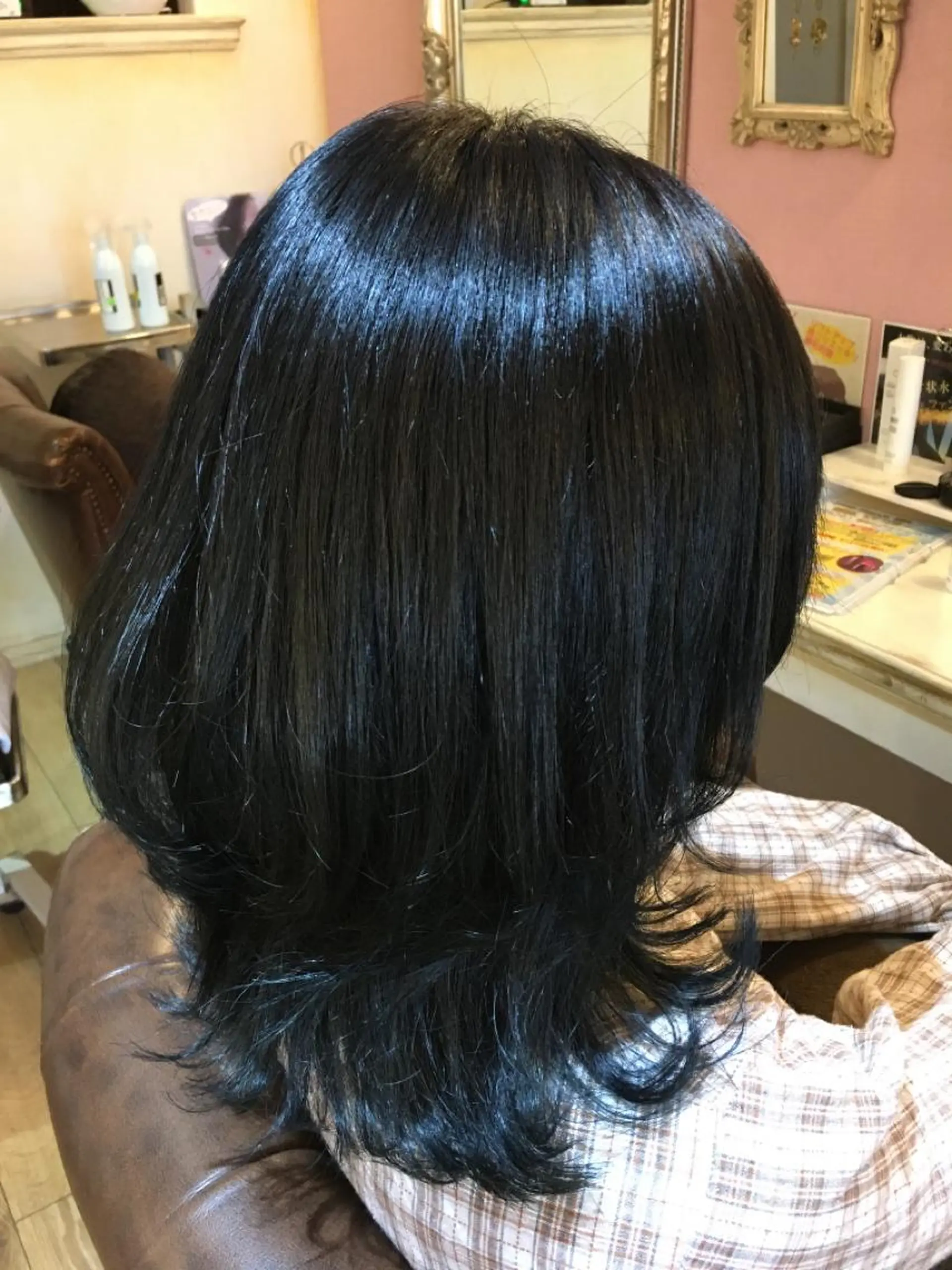 セミロング カラー ウルフカット カット ヘアカラー トリートメント plaatje 義見のヘアスタイル