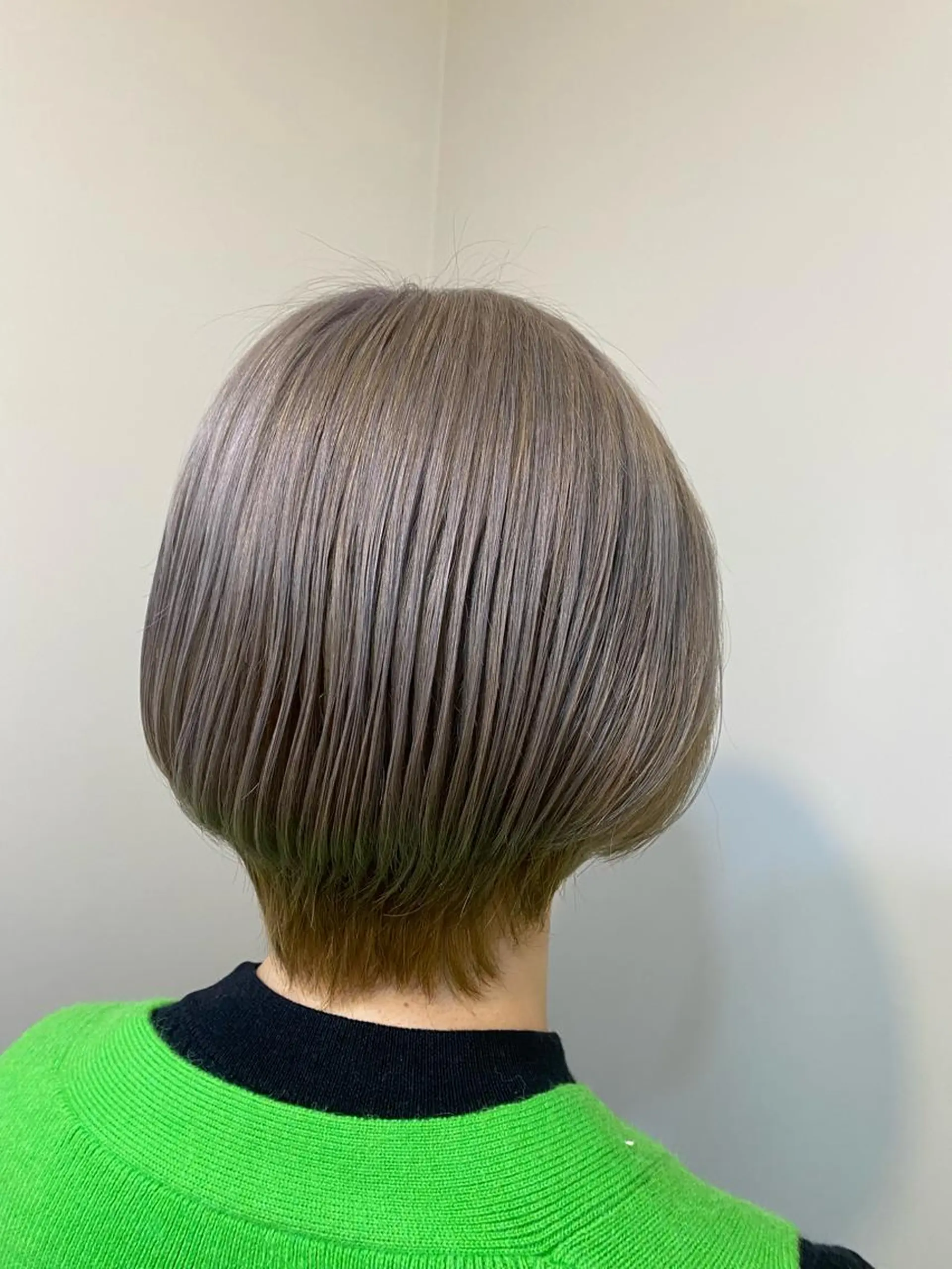 ショート カラー ヘアカラー ブリーチ毛対応酸性 ストレート🌈サキのヘアスタイル