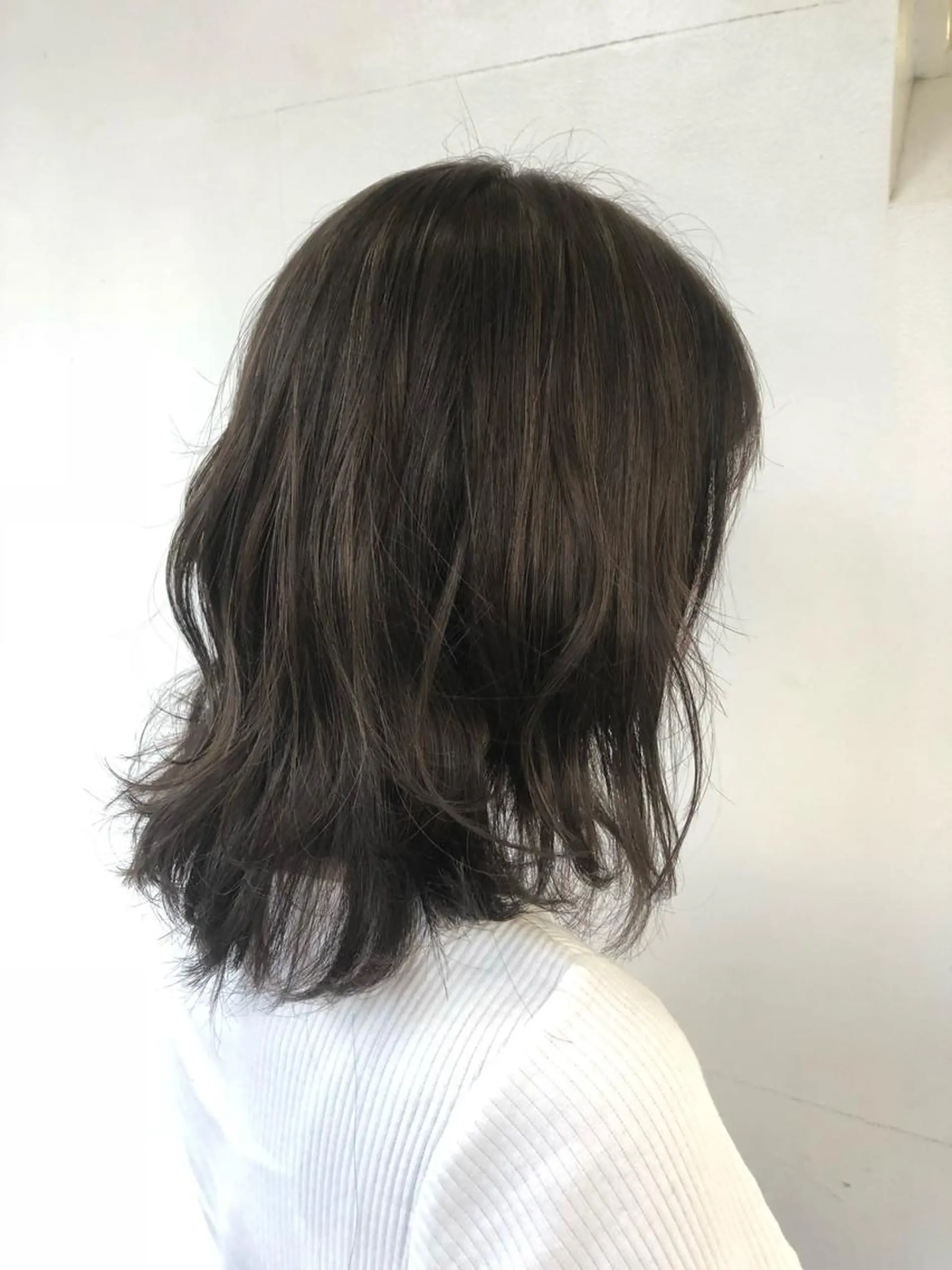 ミディアム カラー ブリーチ ハイライトカラー ハイライト 東條 克義のヘアスタイル