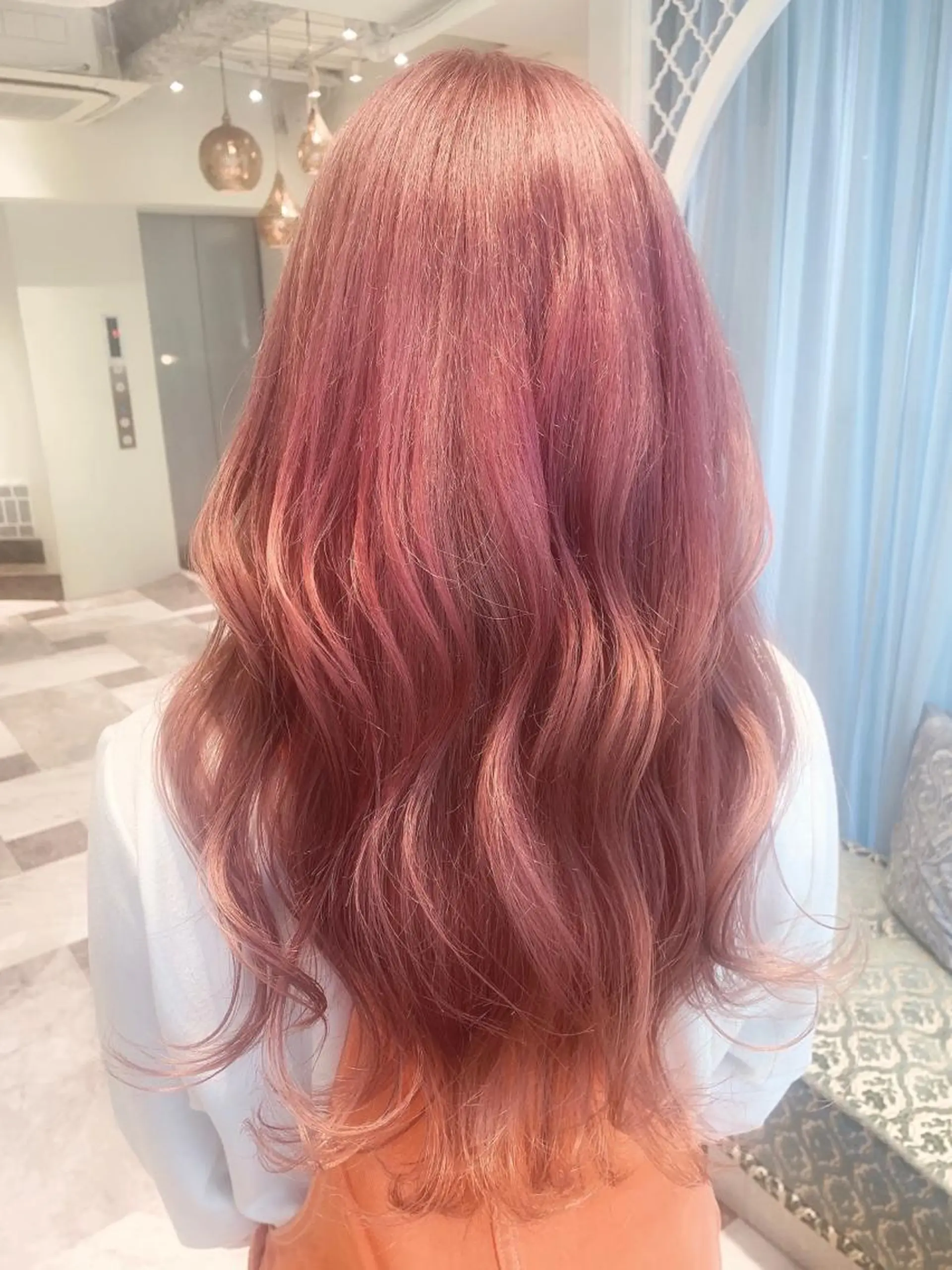 カラー ブリーチ ケアブリーチ ダブルカラー イヤリングカラー ハイライトカラー 渡辺 麻衣のヘアスタイル