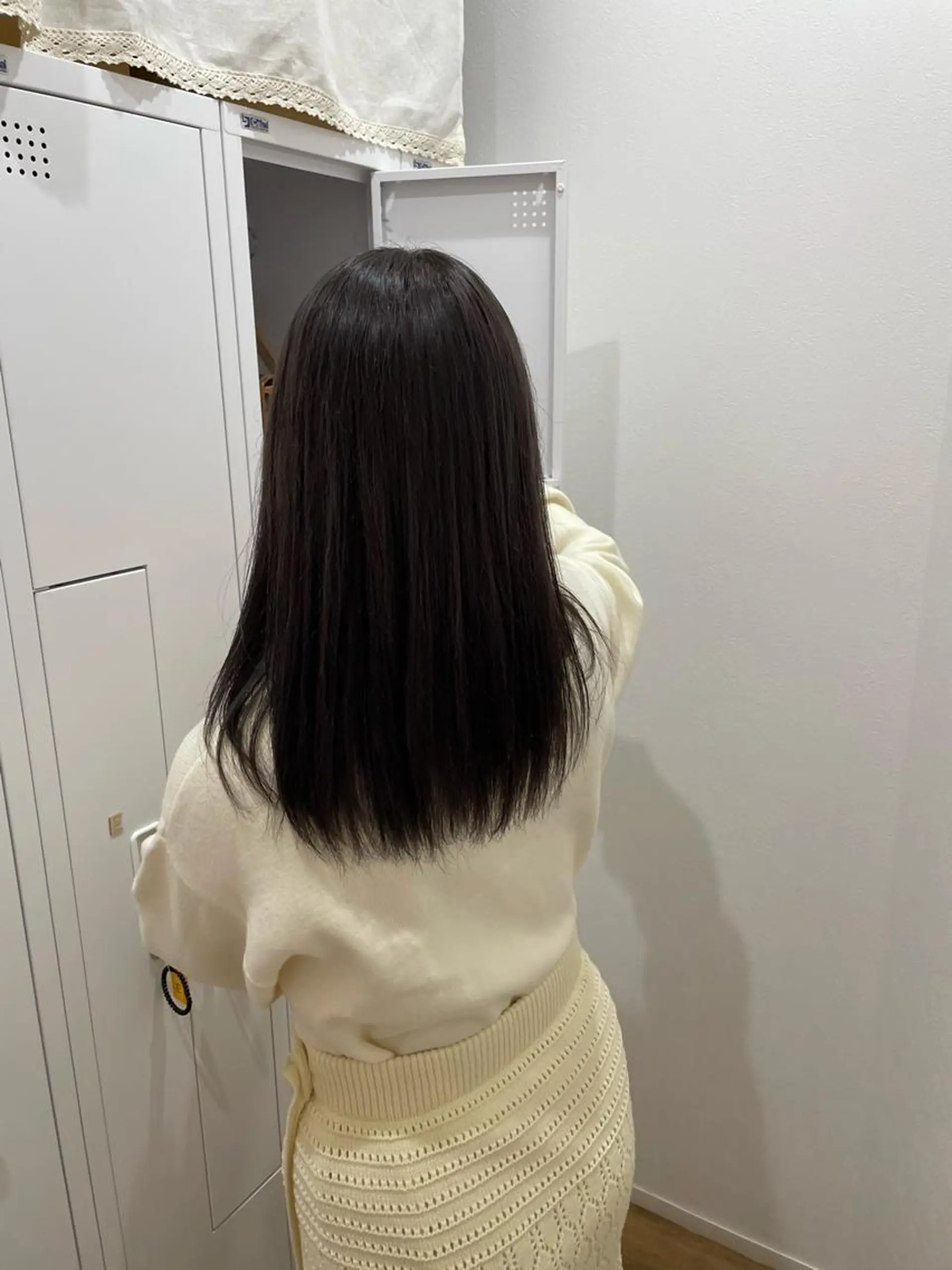 セミロング カラー 山本 愛永のヘアスタイル