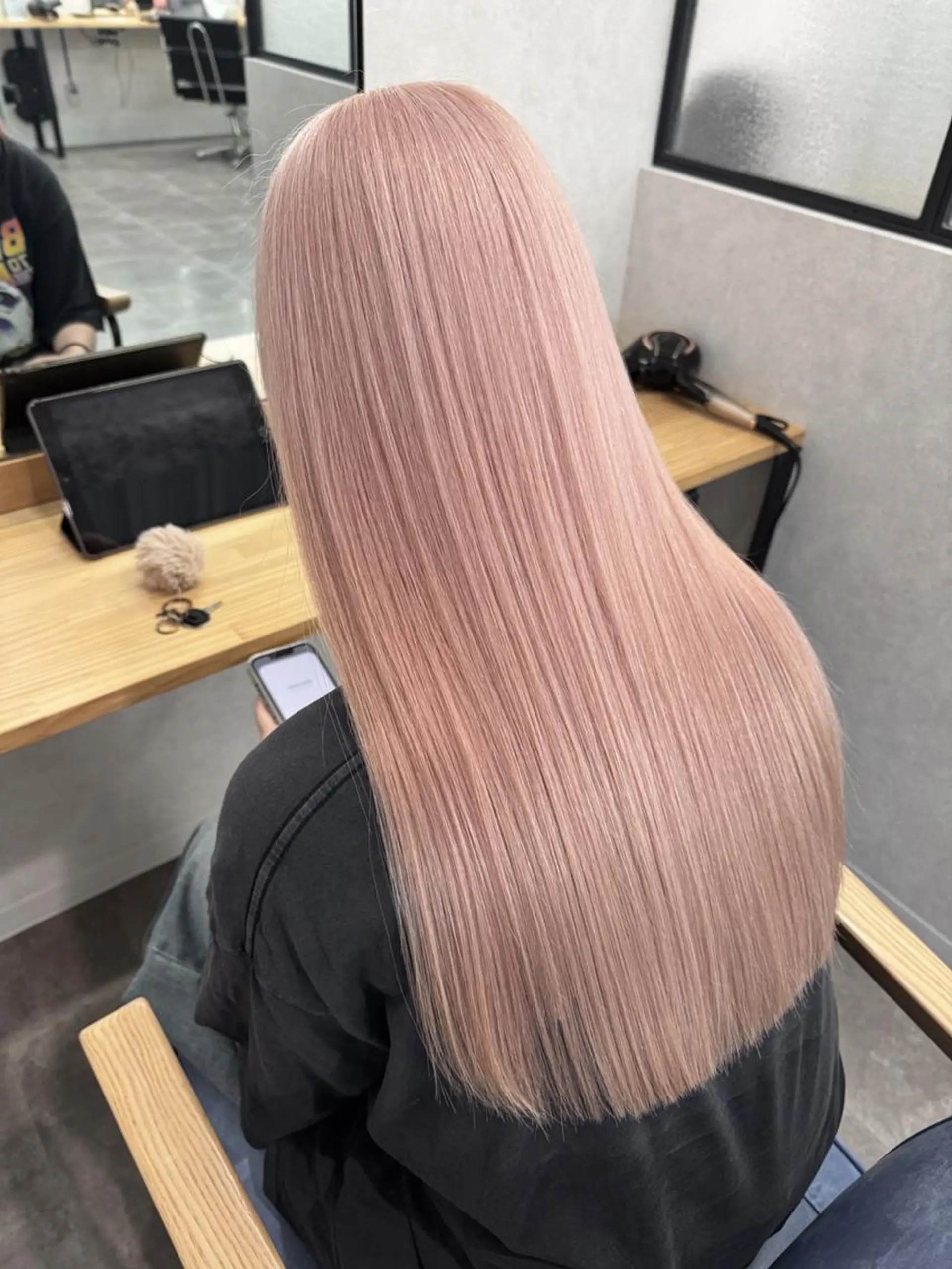 ロング 髪質改善 ロング ハイトーン カラーのヘアスタイル