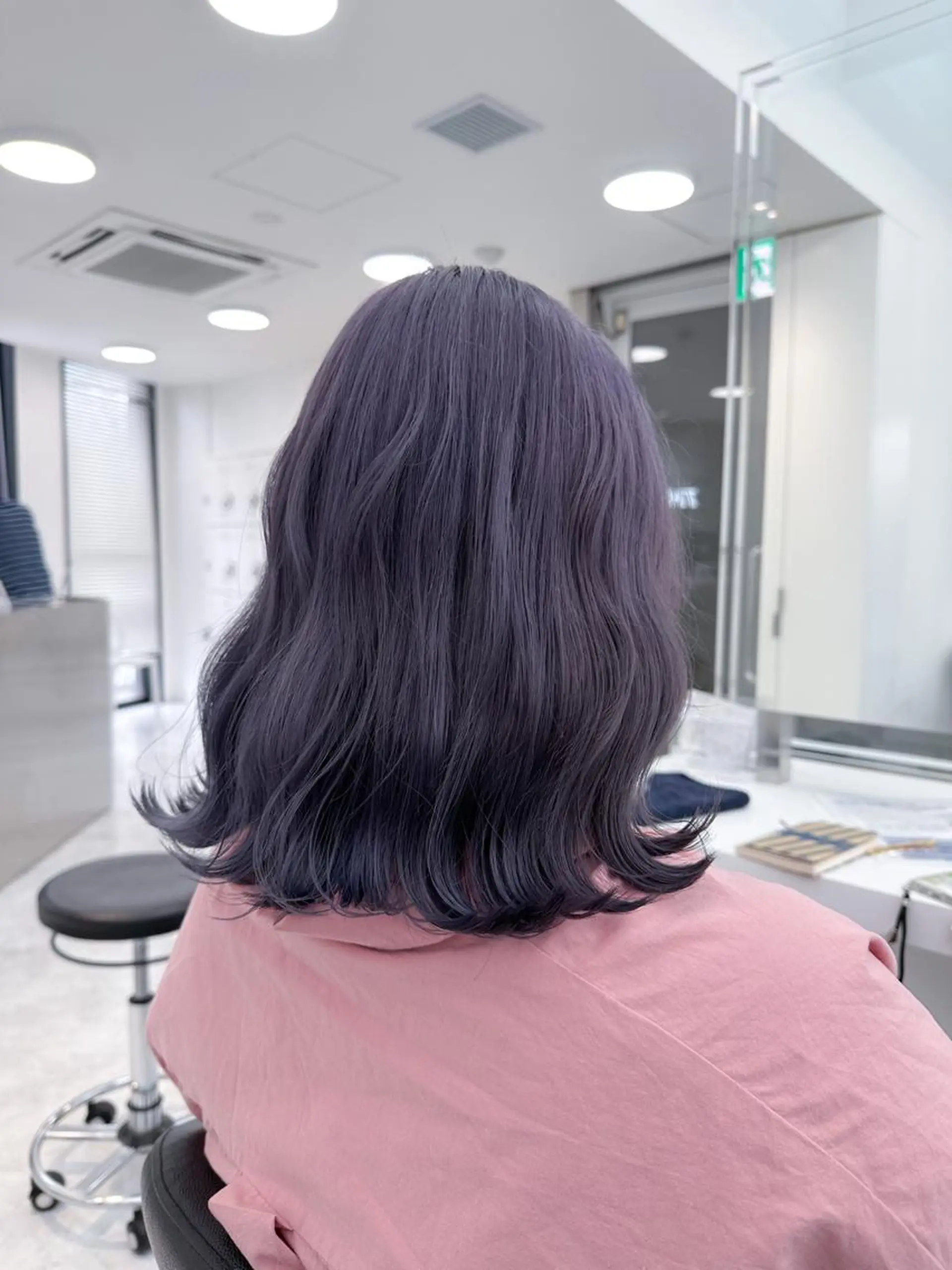 セミロング カラー パーマ ヘアアレンジ メンズ キッズ ネイル マツエク・マツパ アイブロウ ウルフ&レイヤー特化 まとまる美髪矯正のヘアスタイル