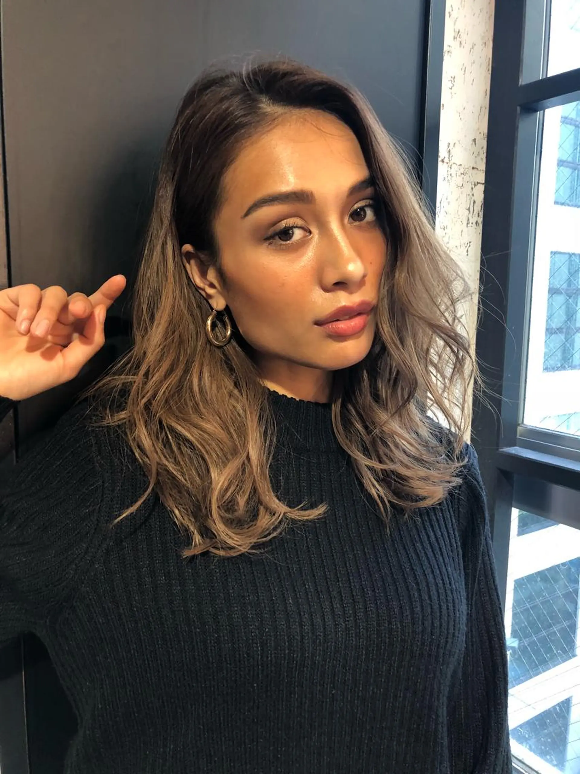 セミロング レイヤーカット salowin 原宿 aroa所属・韓国／ハッシュカット ／透明感カラー／金野のヘアスタイル