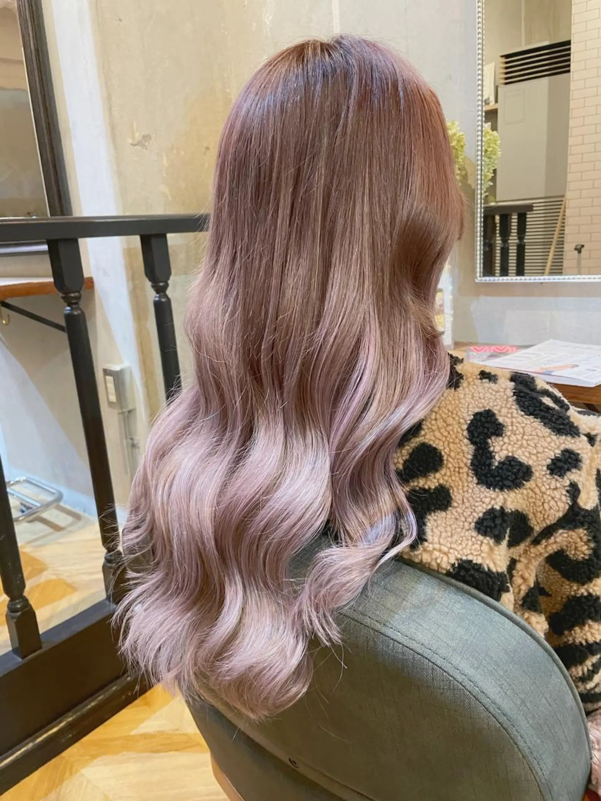 ロング ヘアアレンジ シールエクステ ミストバング パープルカラー エクステ ハイライト ヘアカラー エクステ エクステ指名No.1 【店長】橘田のヘアスタイル