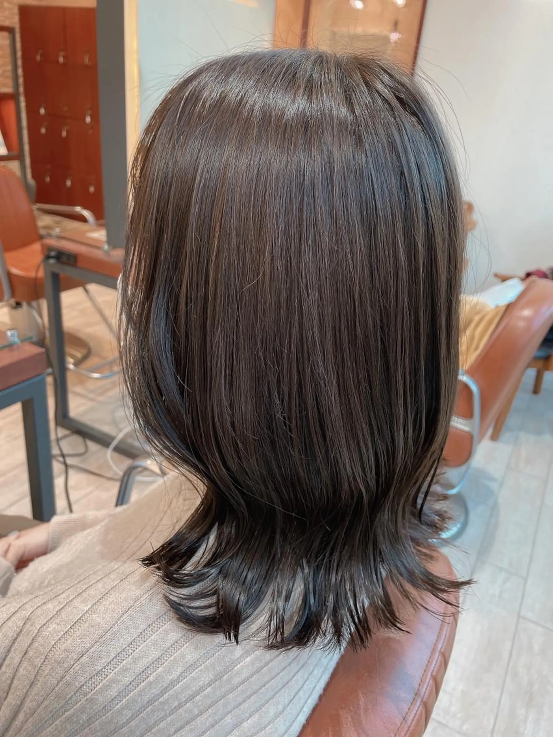 ミディアム カラー ミディアムレイヤー グレージュ モカグレージュ レイヤーカット カット ヘアカラー トリートメント 🦖鶴岡香純🦖 5/1から復帰しますのヘアスタイル