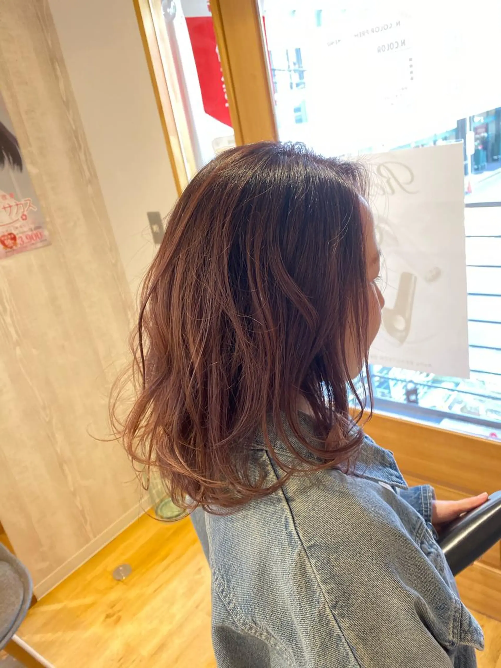 ミディアム カラー ハイライトカラー イルミナカラー ハイライト カット ヘアカラー トリートメント Kazu .Kのヘアスタイル