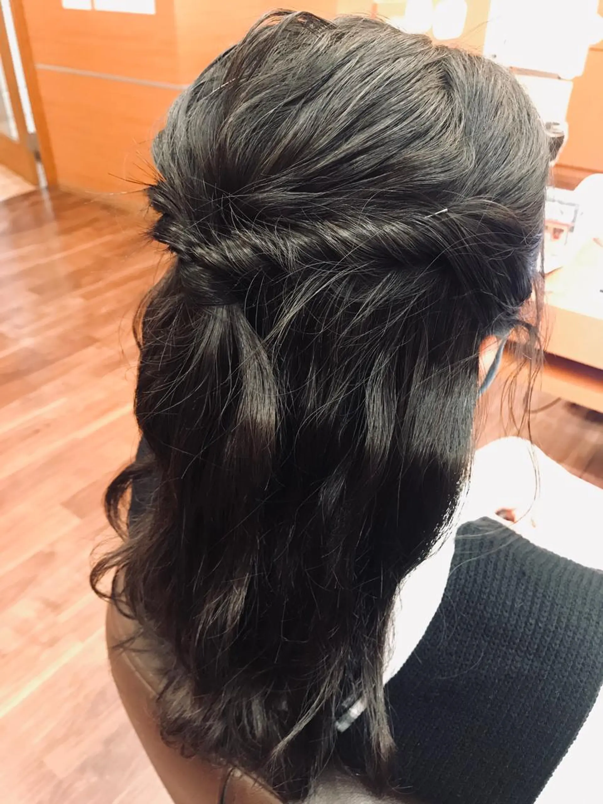 ミディアム ヘアアレンジ スタイル所属・セト マユミのヘアスタイル