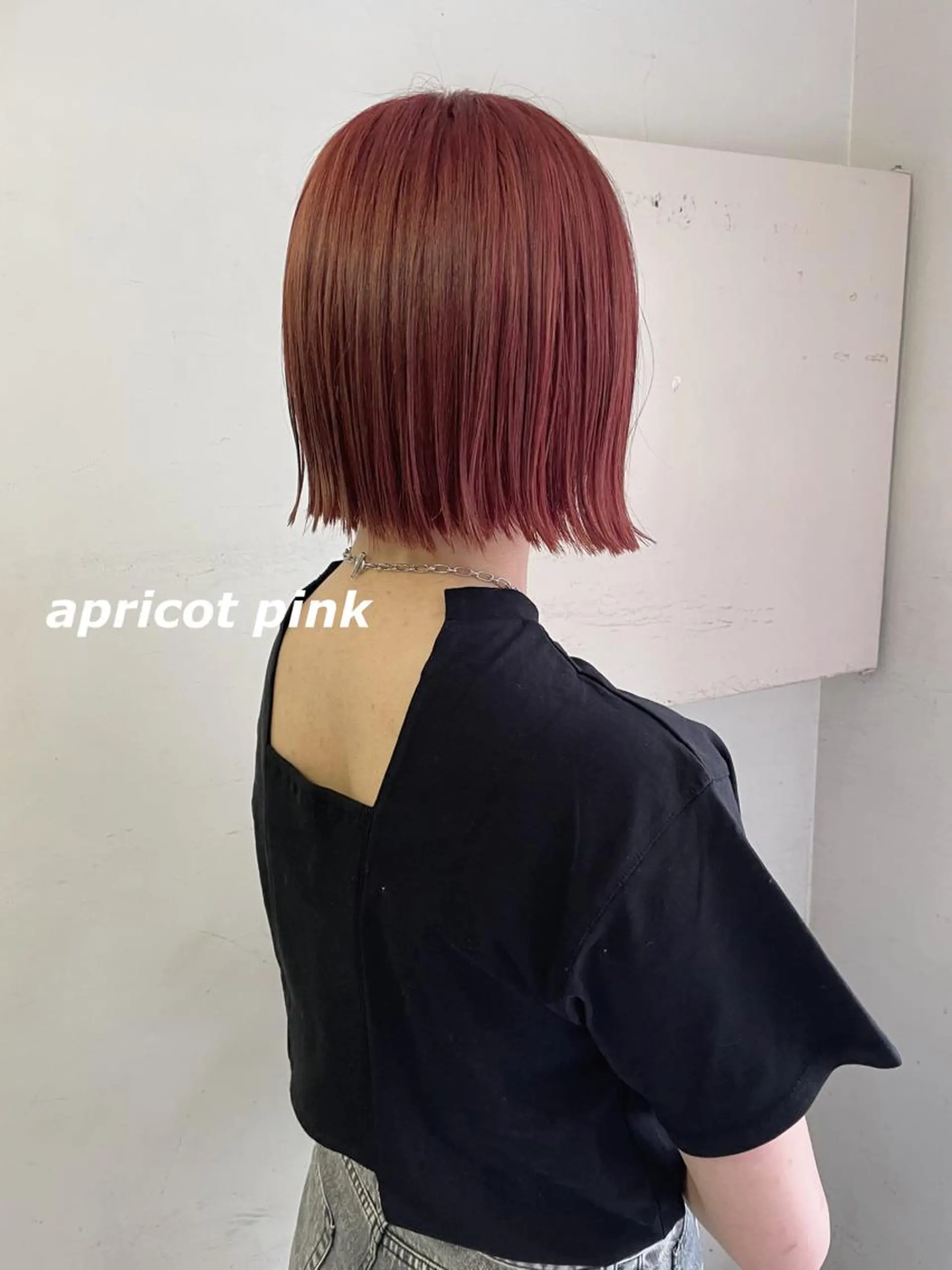 ショート カラー ブリーチ ピンクカラー ボブ カット ヘアカラー トリートメント 切りっぱなしボブ ソノキユウカのヘアスタイル