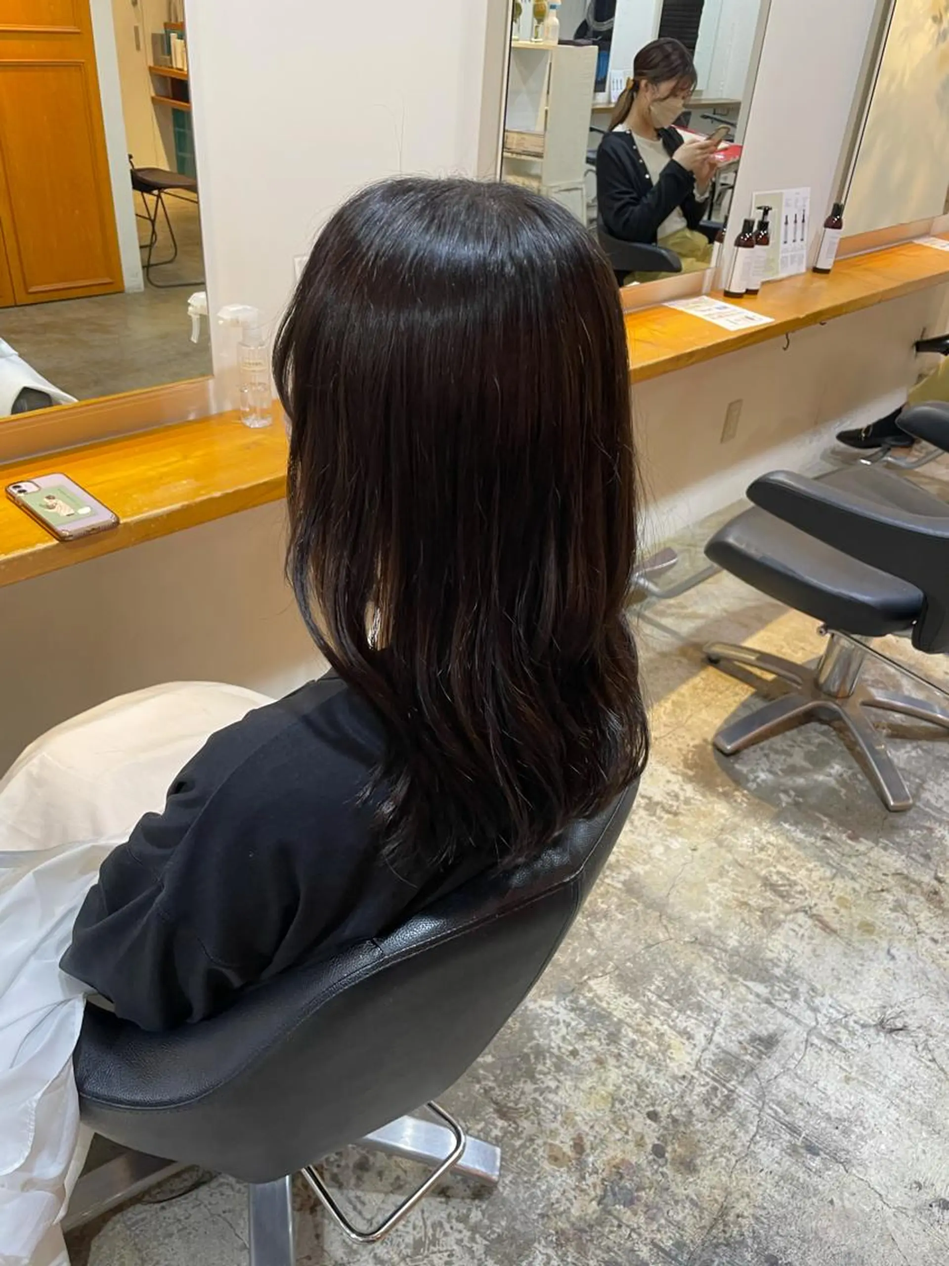 セミロング カラー 黒髪 透明感カラー カット ヘアカラー トリートメント MIOベージュカラー 柔らかいカラーのヘアスタイル