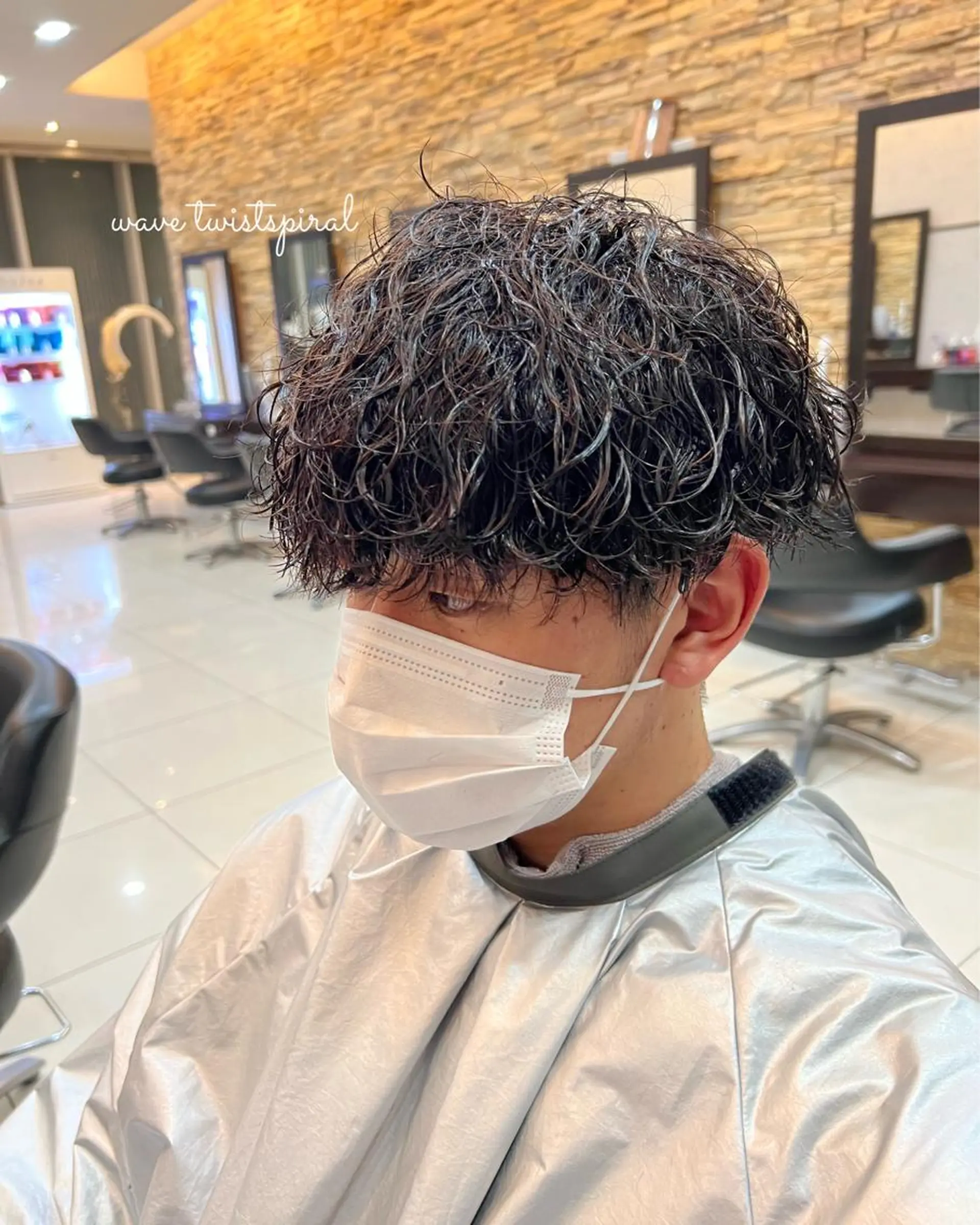 ショート パーマ ハイライト 縮毛矯正 トリートメント 小山 雄大のヘアスタイル