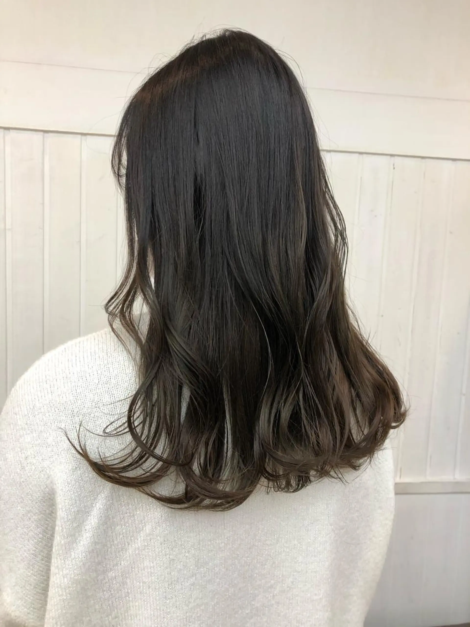 ロング カラー ヘアアレンジ アディクシーカラー アッシュ ベージュカラー 黒髪 ブリーチ JURI🤎 ワンカールレイヤーのヘアスタイル