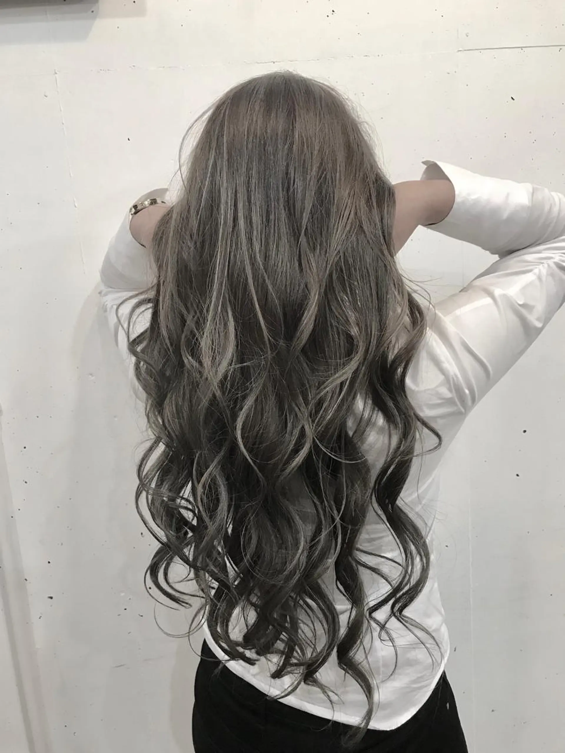 ロング カラー グレージュ ハイライトカラー ハイライト カット ヘアカラー 縮毛矯正 トリートメント ヘッドスパ Akua【代表】 Kazumaのヘアスタイル
