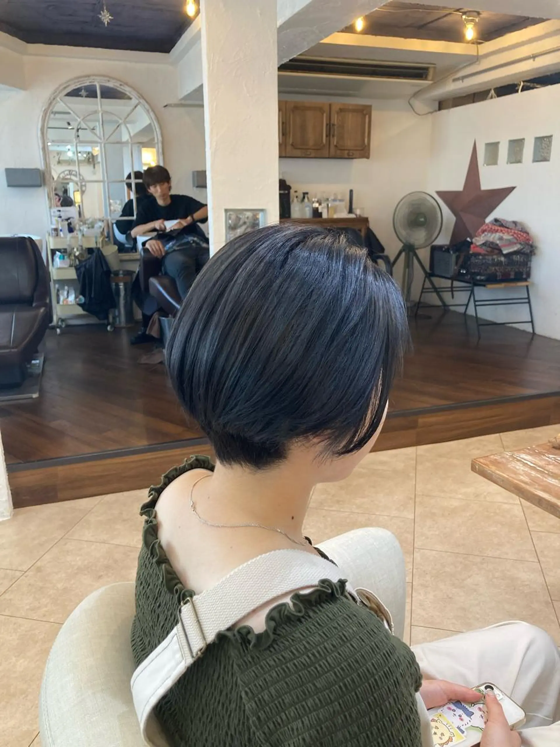 ショート カラー 黒髪 ブリーチ ブルーカラー ブルーブラック スパイキー/ ピンパーマ/緑川雄也のヘアスタイル