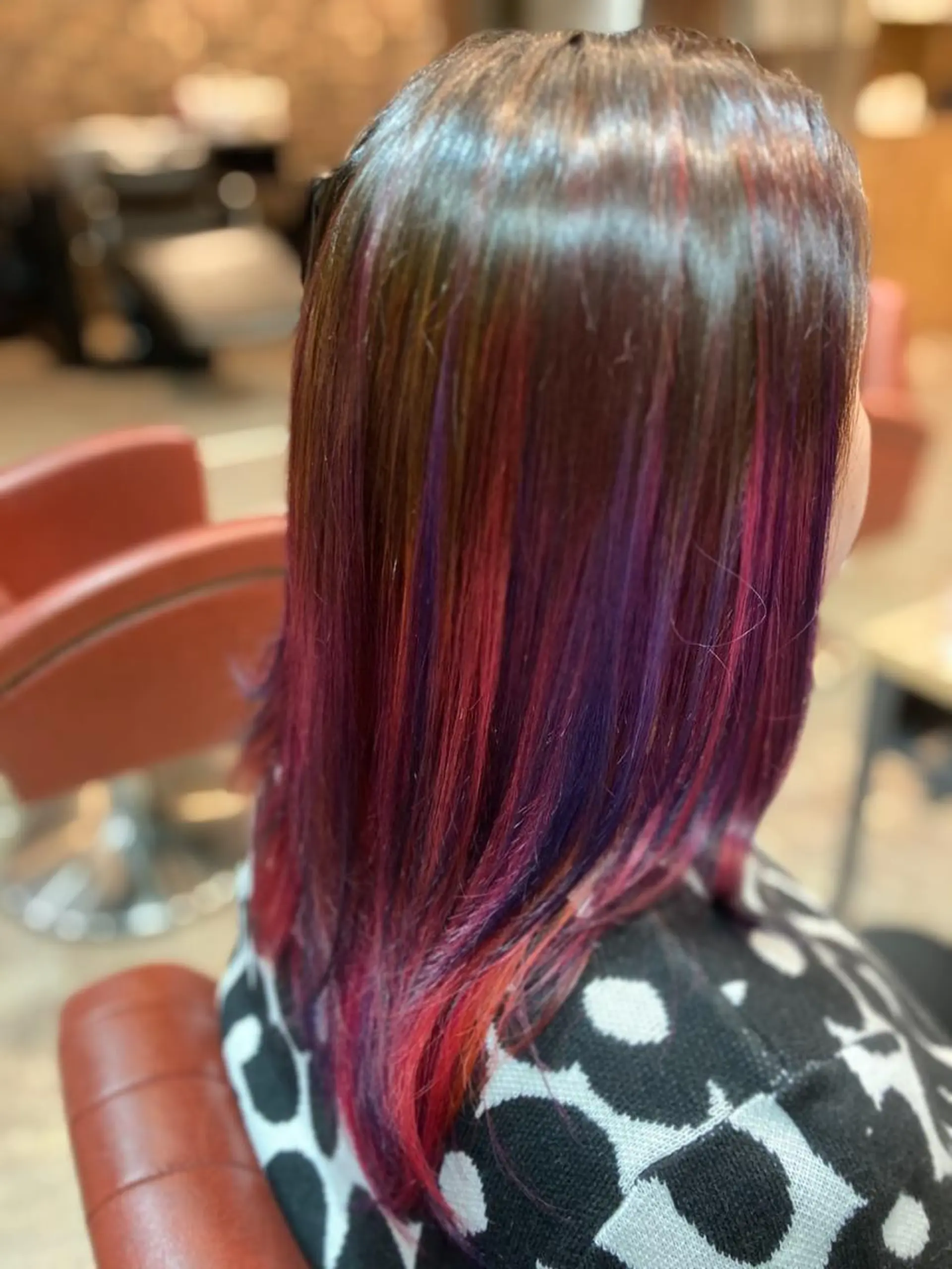 ミディアム カラー ERIKO Tのヘアスタイル