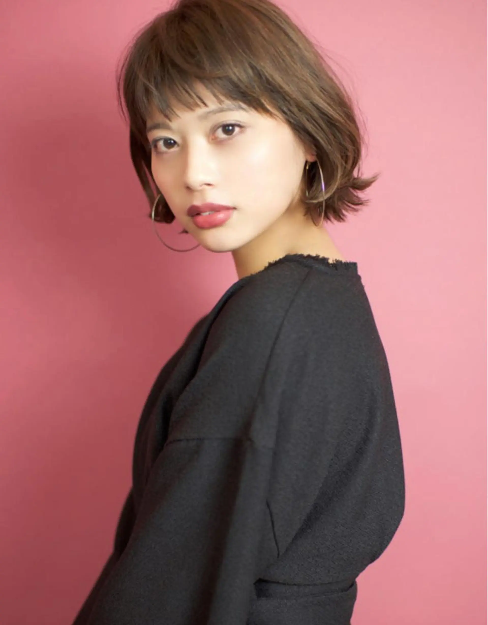 ミディアム 佐々木 里菜のヘアスタイル