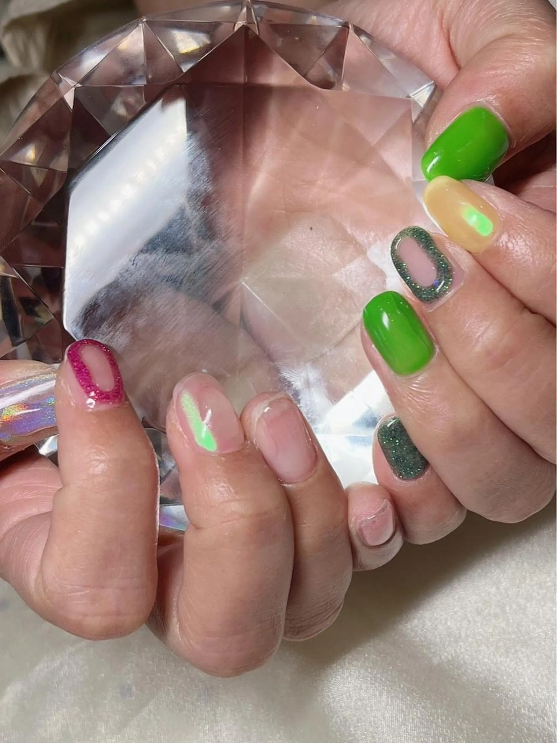 ネイル マツエク・マツパ アイブロウ 眉カラー 韓国風マツエク パリジェンヌラッシュリフト まつげパーマ ワンホンマツエク ハンドネイル Nail&eye Belire 新宿のネイルデザイン