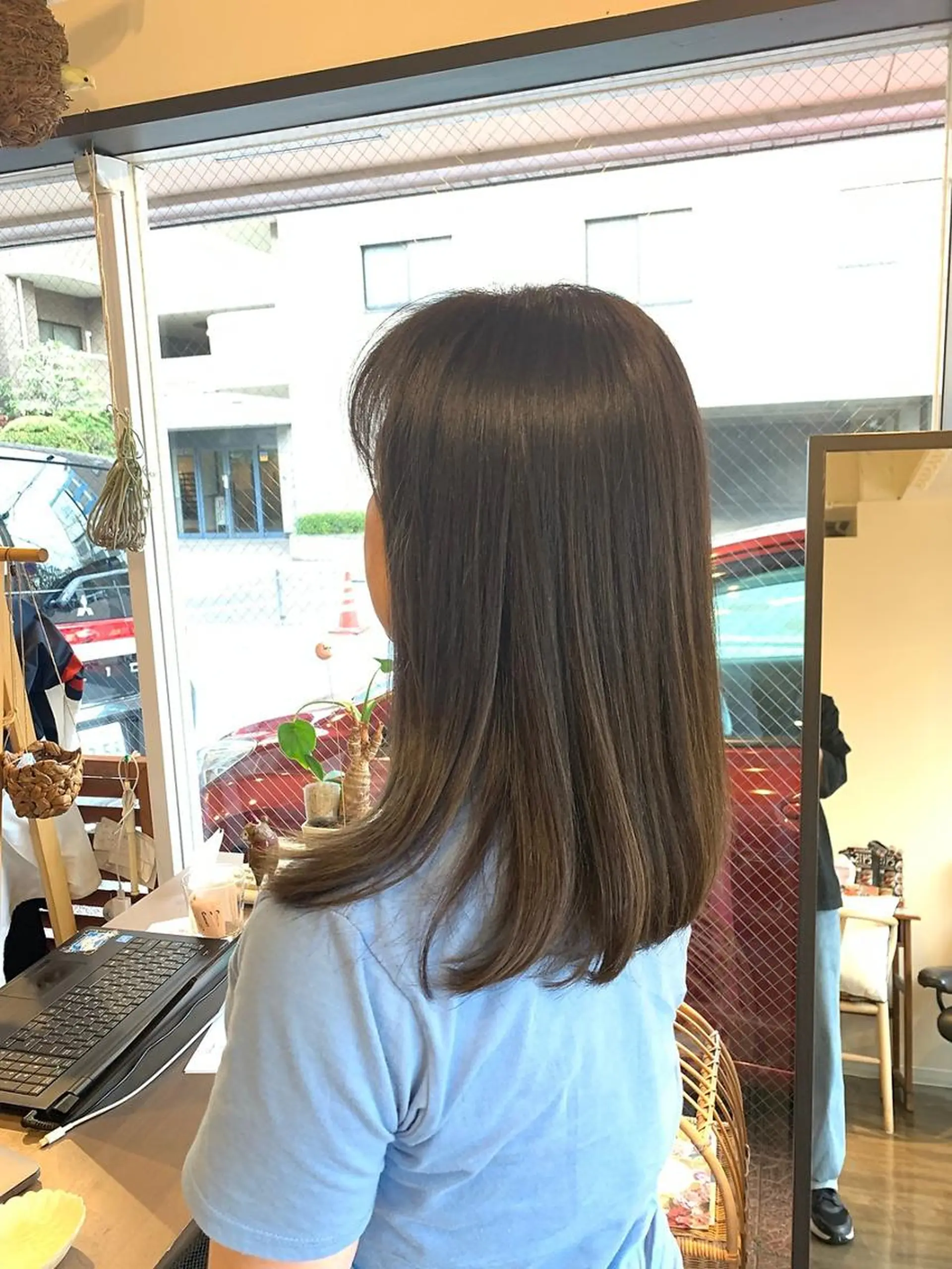 カラー ロング オーガニックカラー 髪質改善 トリートメント 髪質改善カラーズ カフェプラスのヘアスタイル