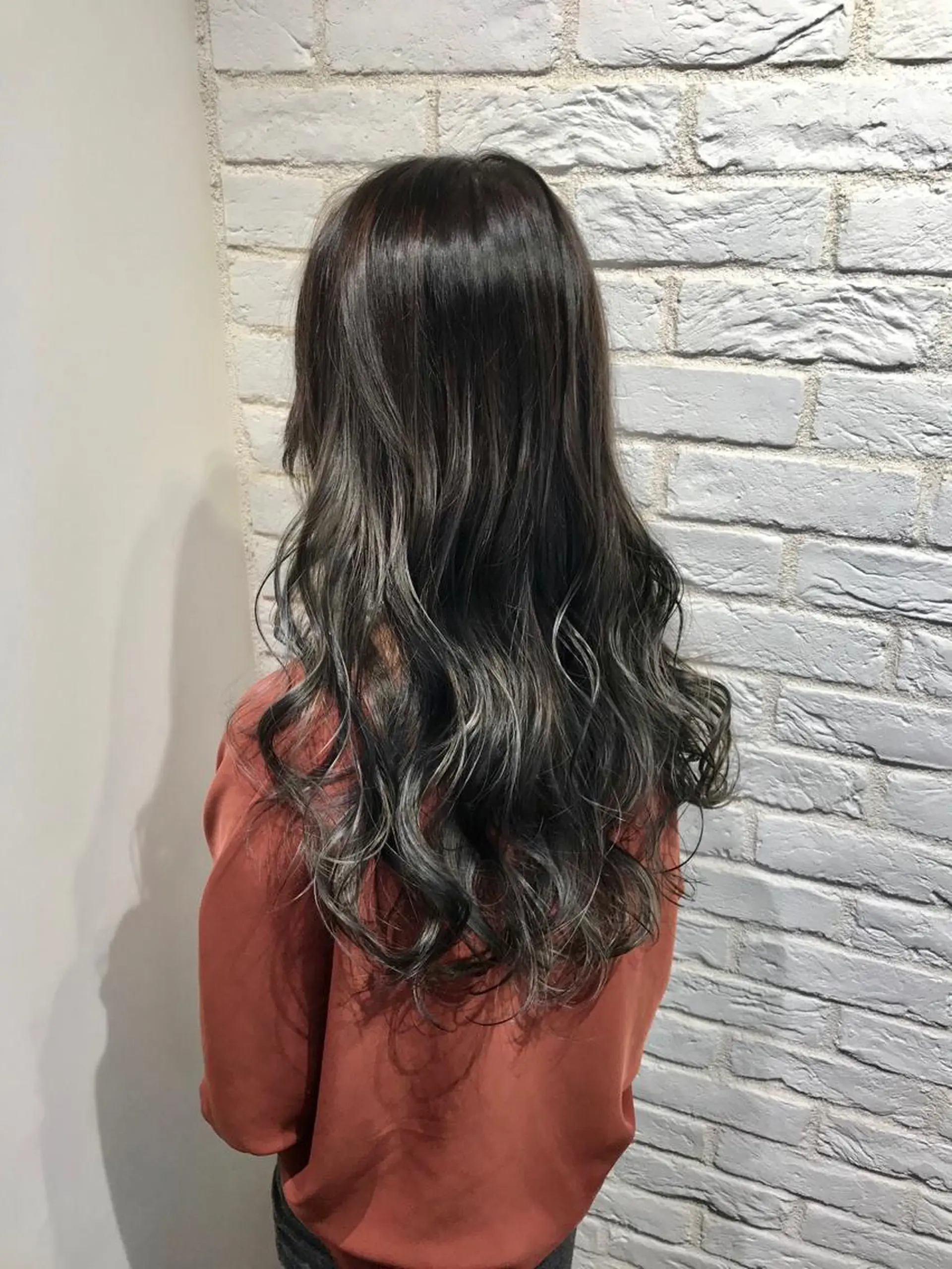 ロング カラー ハイライトカラー ハイライト UMEDA FIGAROのヘアスタイル