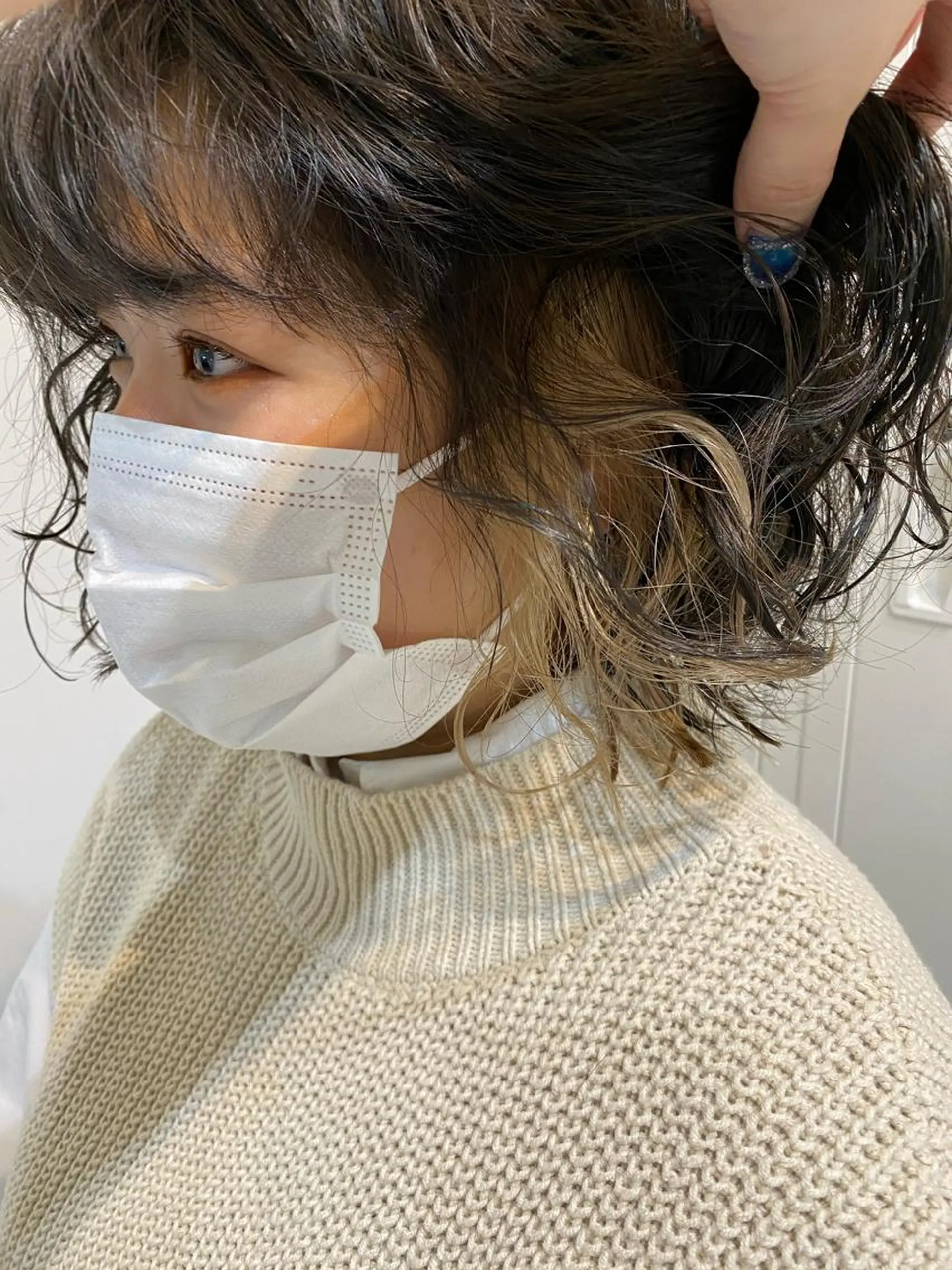 ショート カラー ベージュカラー イヤリングカラー ヘアカラー トリートメント 🎀暖色カラー🎀 おかだみほのヘアスタイル