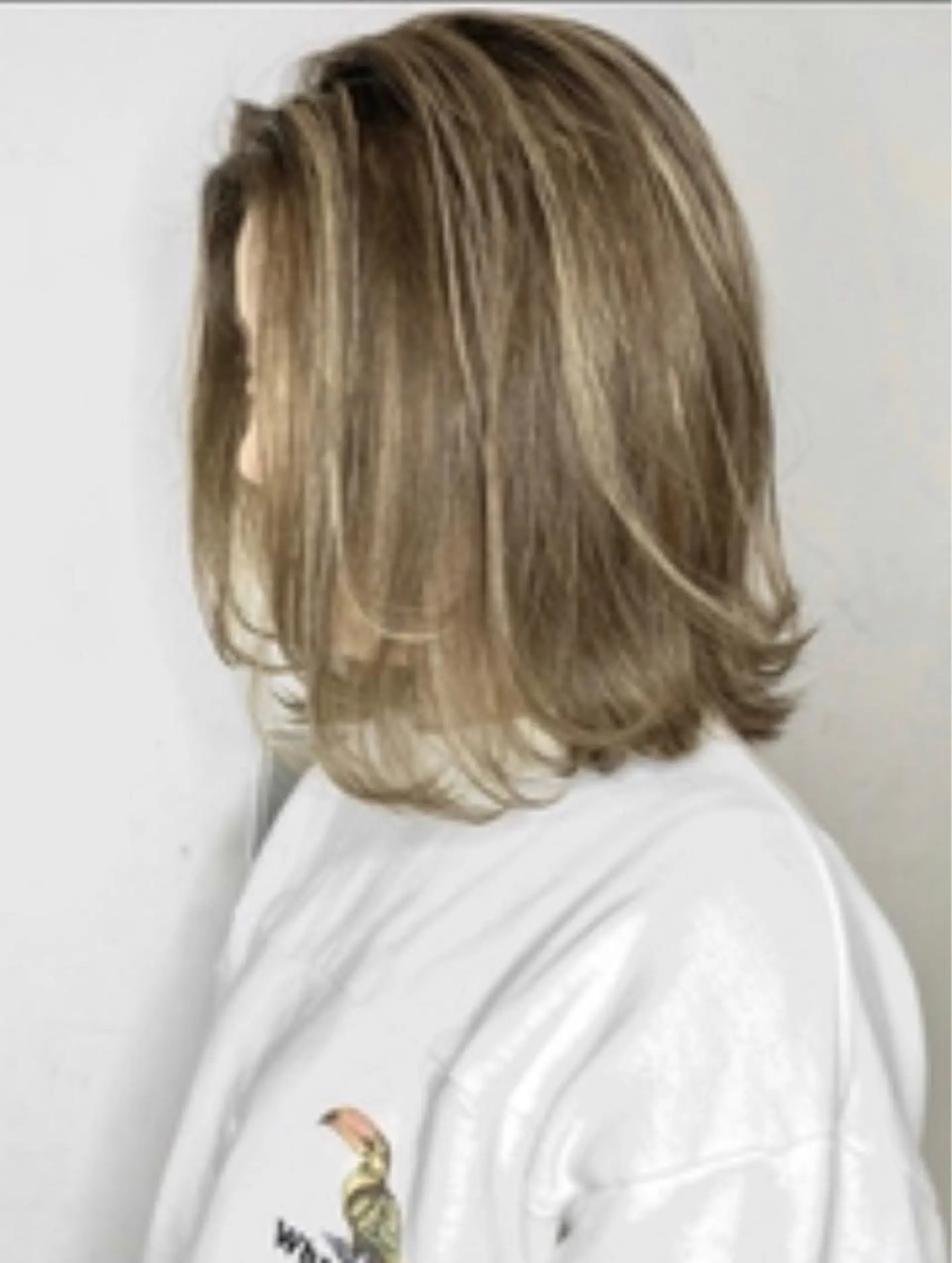 カラー 堤 麻衣子のヘアスタイル