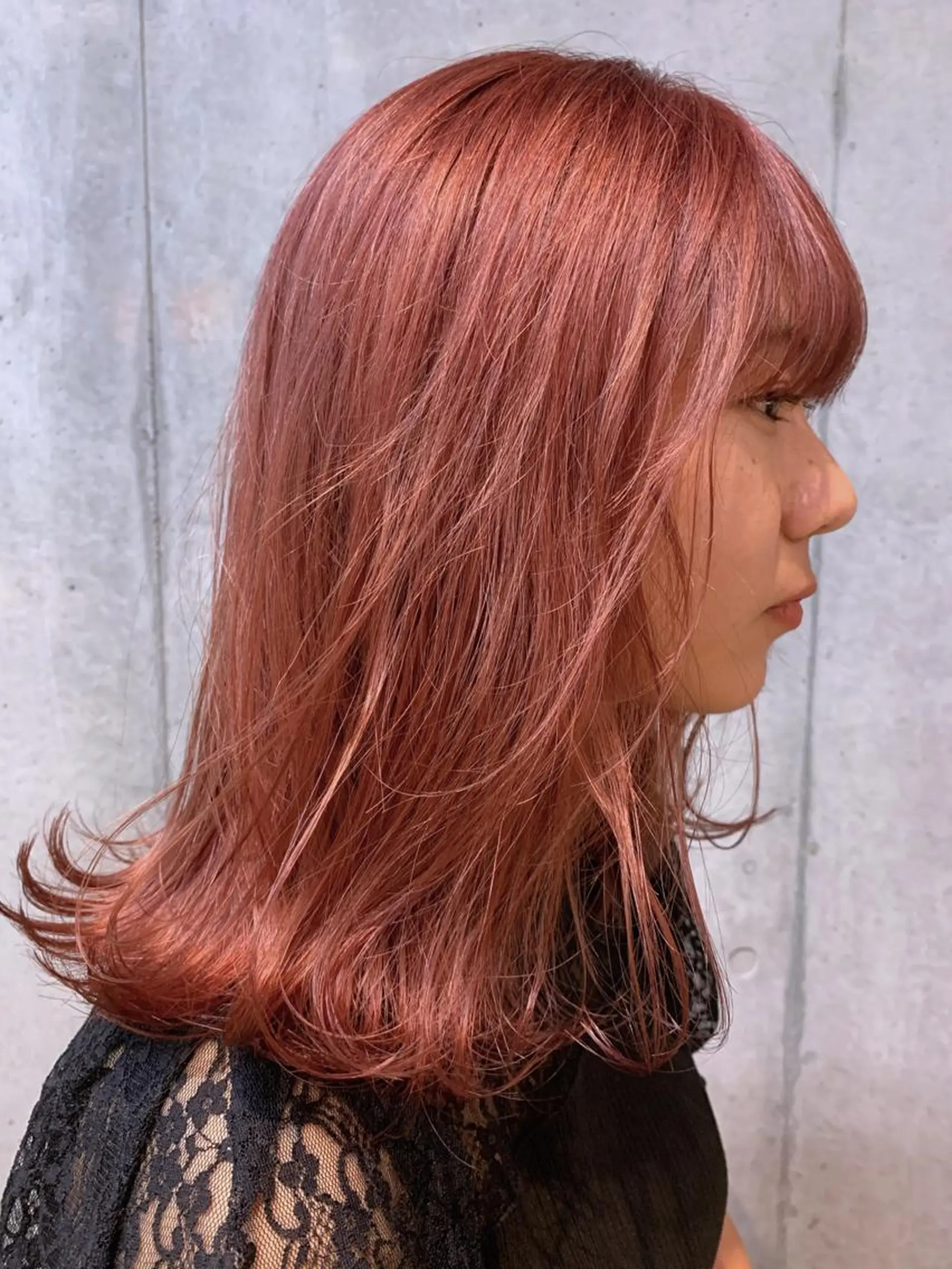 セミロング カラー オレンジ ピンクカラー Yuki☺︎パーマ レイヤーカットのヘアスタイル
